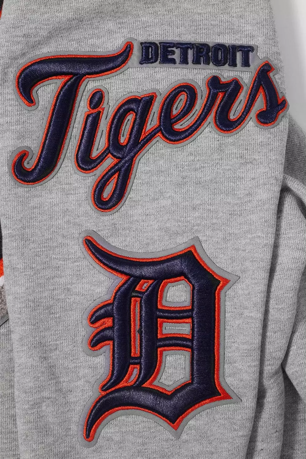 Pro Standard Men's MLB Detroit Tigers Mashup Rib Crewneck -Grey/Navy - GREY/NAVY