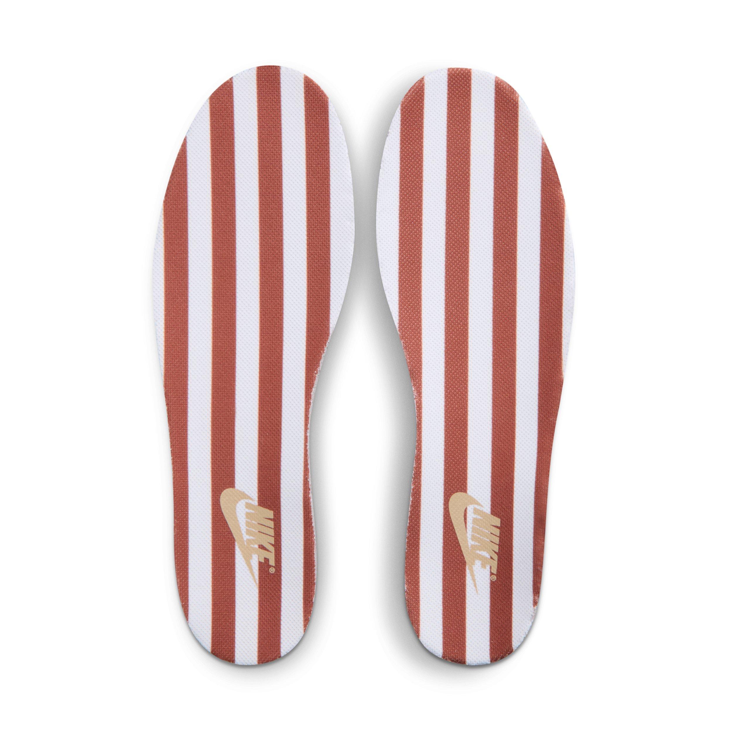 Nike Dunk Low SE "Sail/Light Orewood Brown/Linen" Women's Shoe - WHITE/BROWN Thumbnail View 9