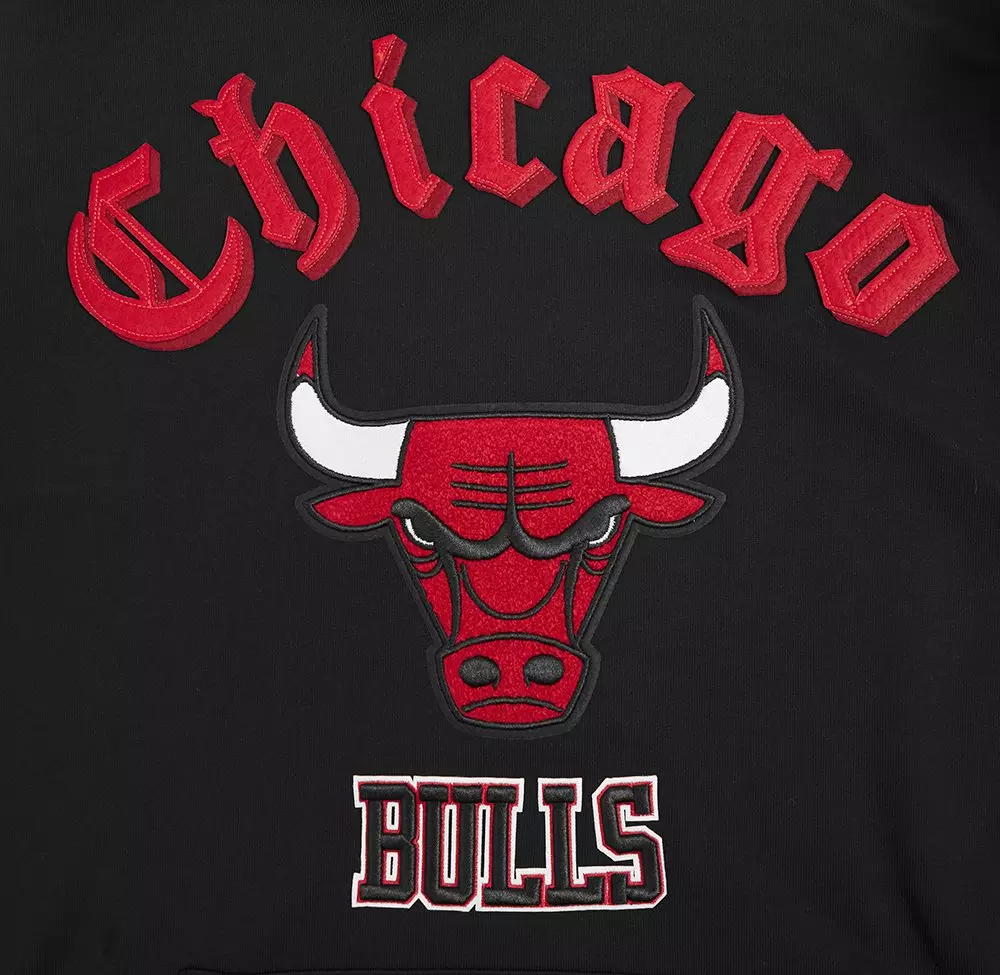 Pro Standard Men's NBA Chicago Bulls Old English PO Hoodie -Black - BLACK