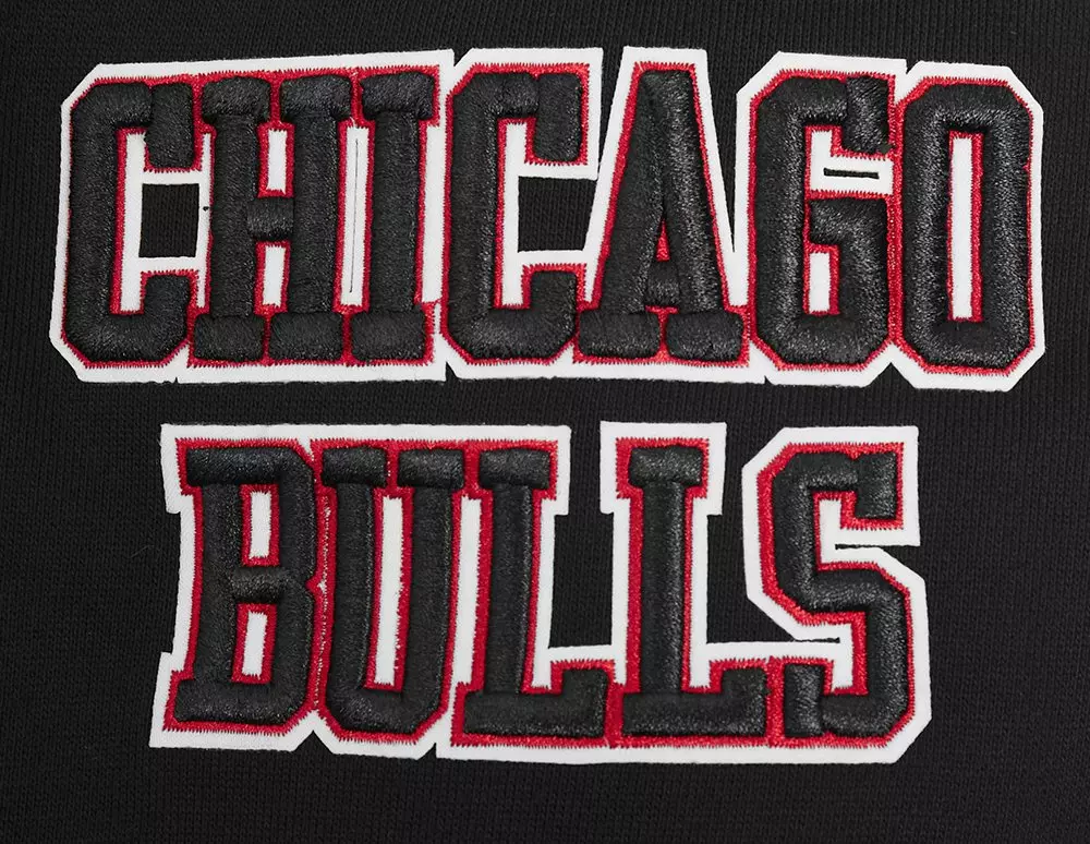 Pro Standard Men's NBA Chicago Bulls Old English PO Hoodie -Black - BLACK