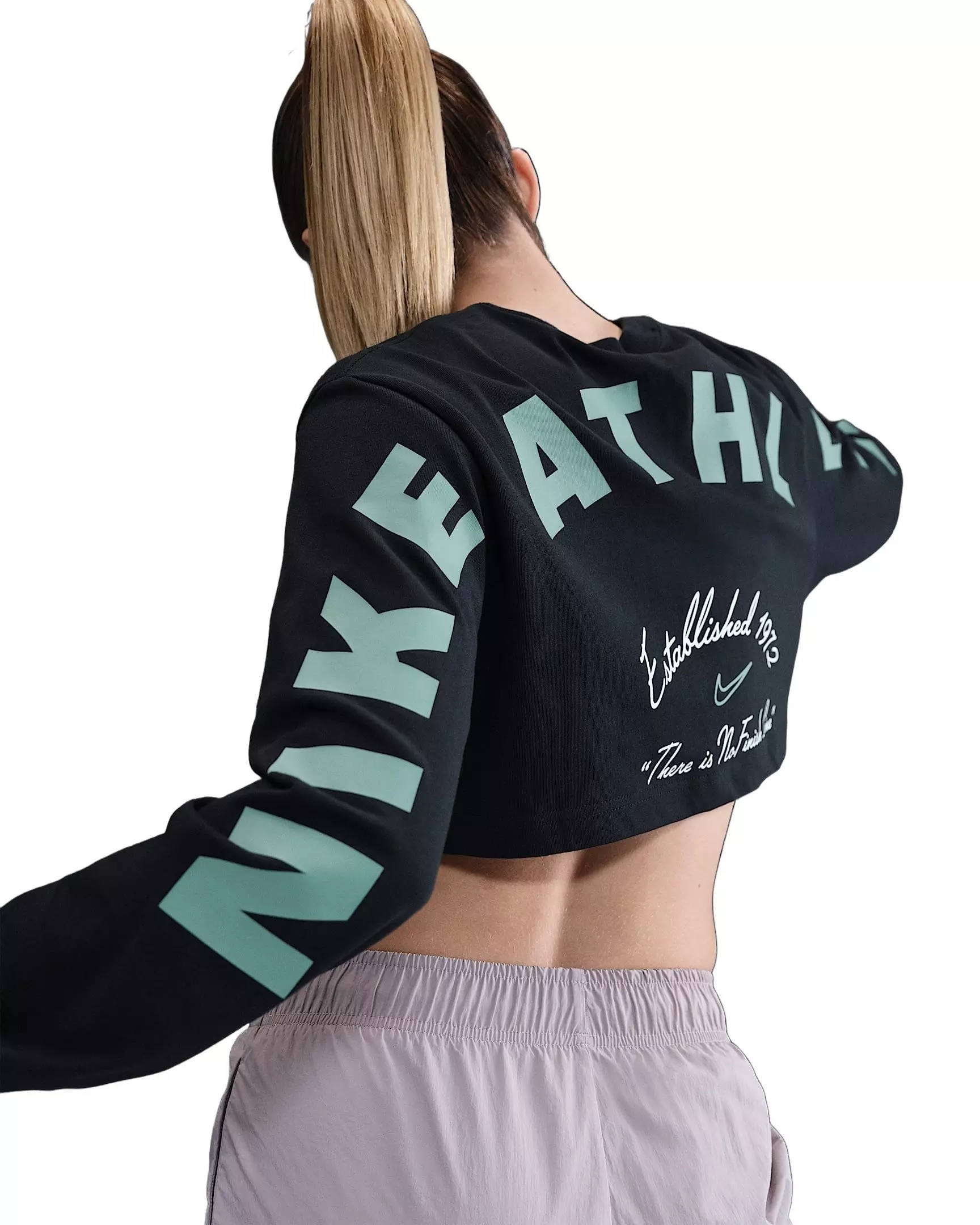 Nike Women's Sportswear Oversized Long-Sleeve B2S Cropped Tee - Black - BLACK