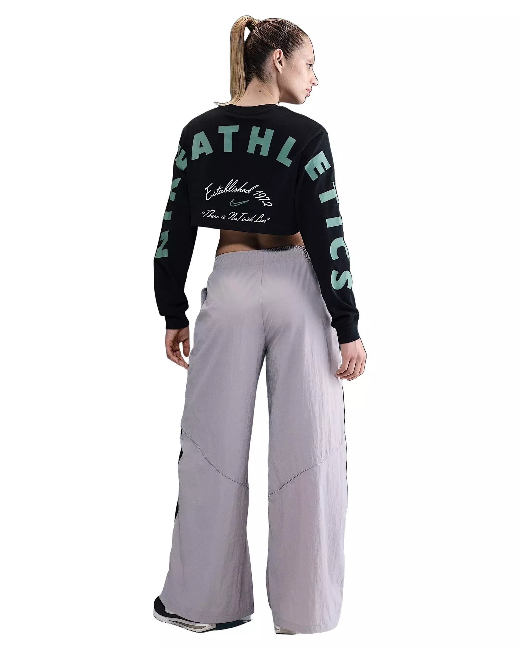 Nike Women's Sportswear Oversized Long-Sleeve B2S Cropped Tee -Black - BLACK