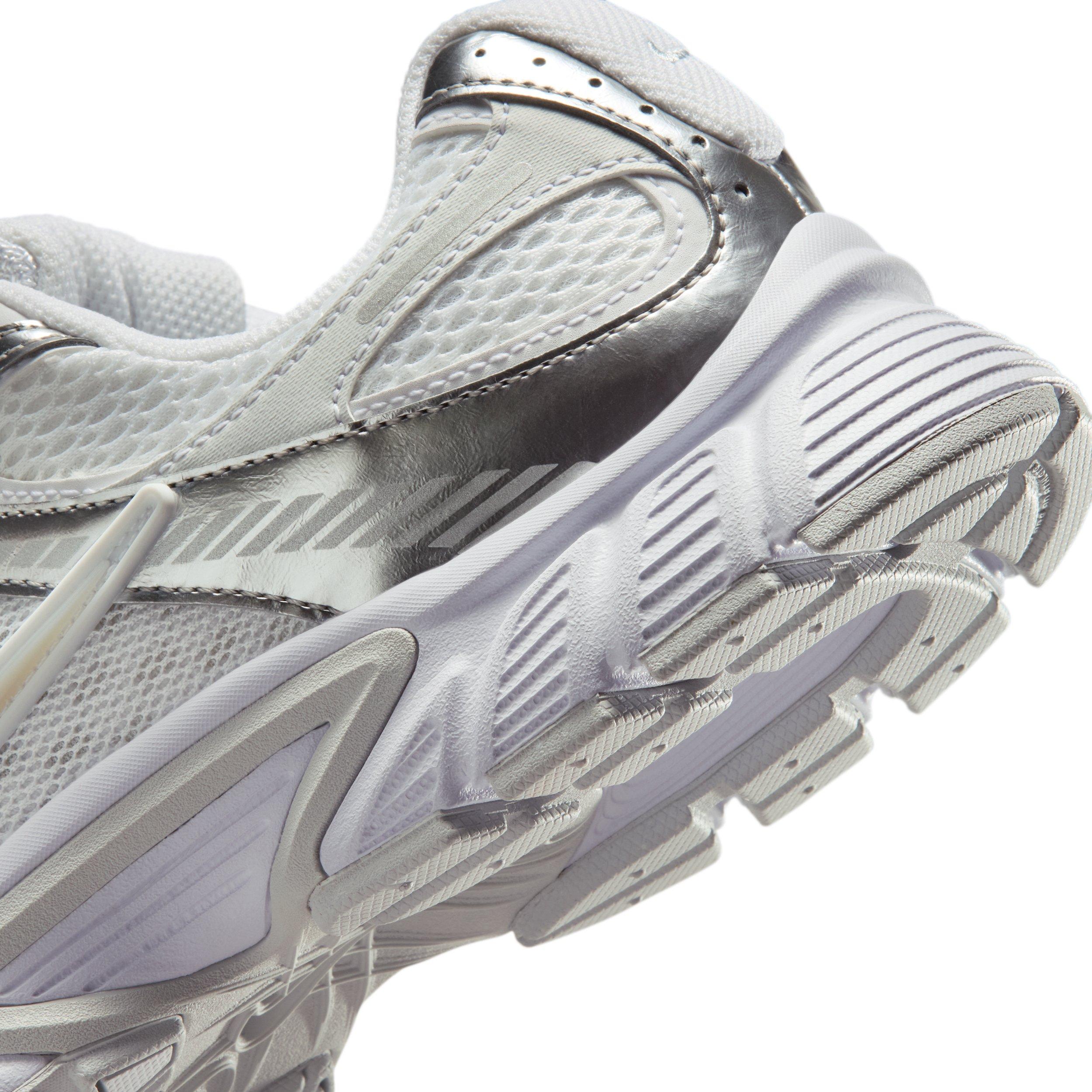 Nike V5 RNR "White/Metallic Platinum/Pure Platinum/Metallic Silver" Women's Shoe - WHITE/PLATINUM/PLATINUM/SILVER Thumbnail View 8
