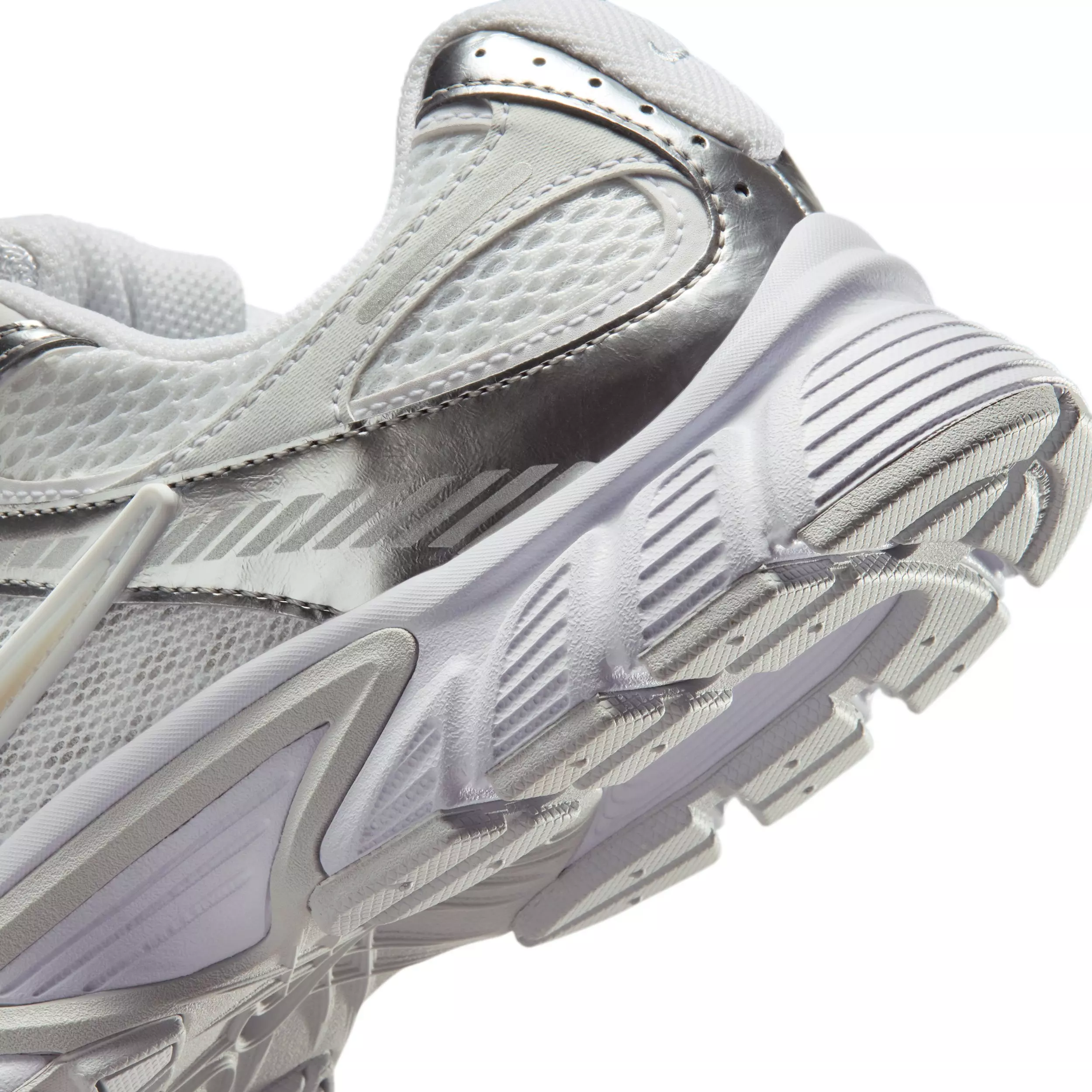 Nike V5 RNR "White/Metallic Platinum/Pure Platinum/Metallic Silver" Women's Shoe - WHITE/PLATINUM/PLATINUM/SILVER