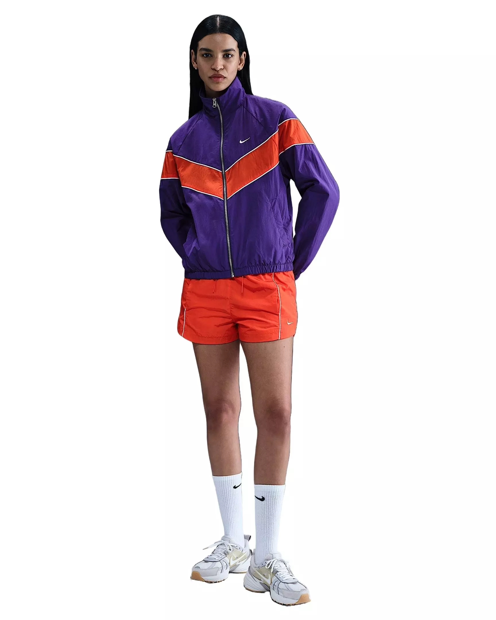 Nike Women's Windrunner Mid-Rise 2" Woven Shorts -Red - RED