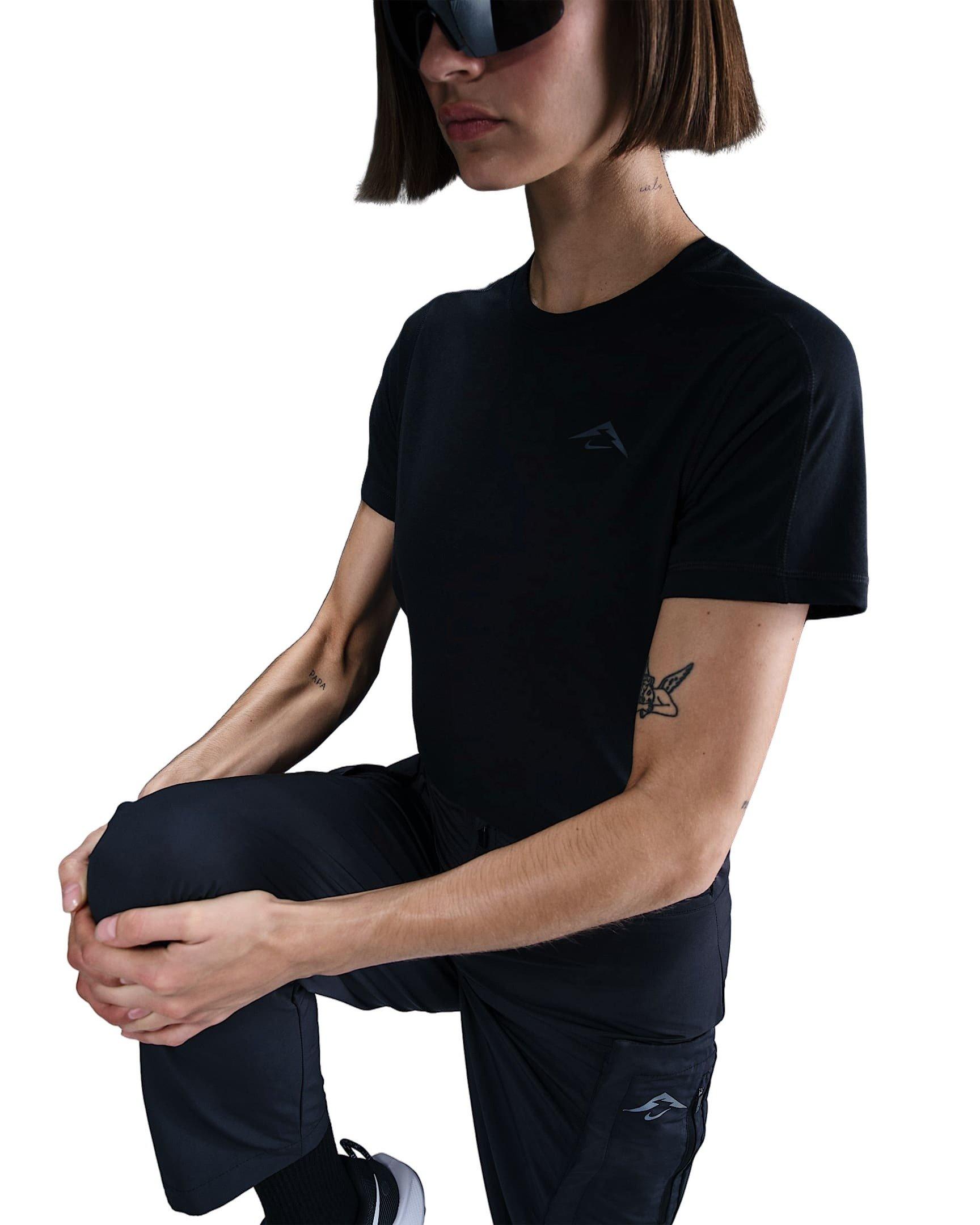 Nike Women's Trail Dri-FIT Short-Sleeve Running Top -Black - BLACK Thumbnail View 3