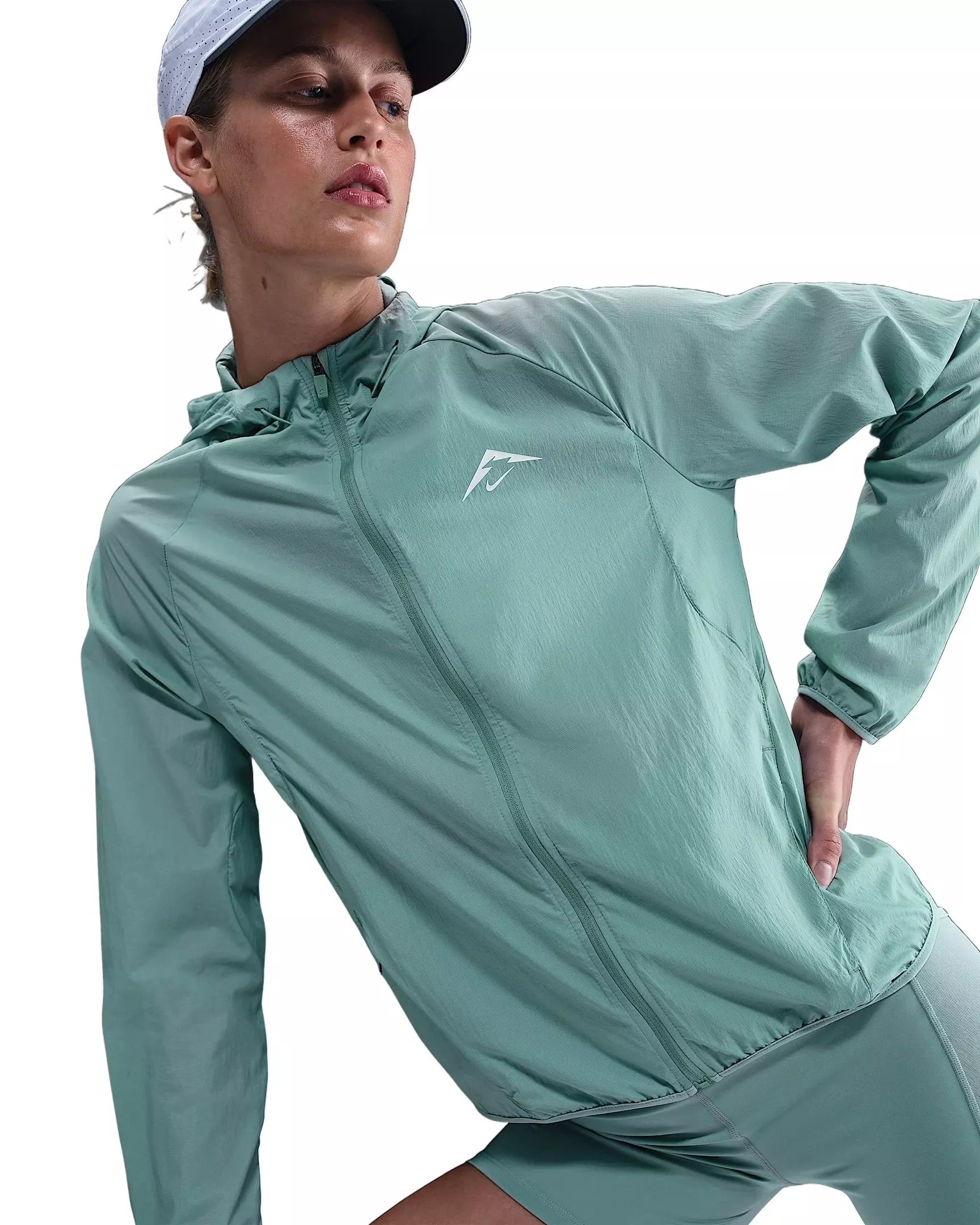 Nike Women's Trail Repel Running Jacket -Green - GREEN
