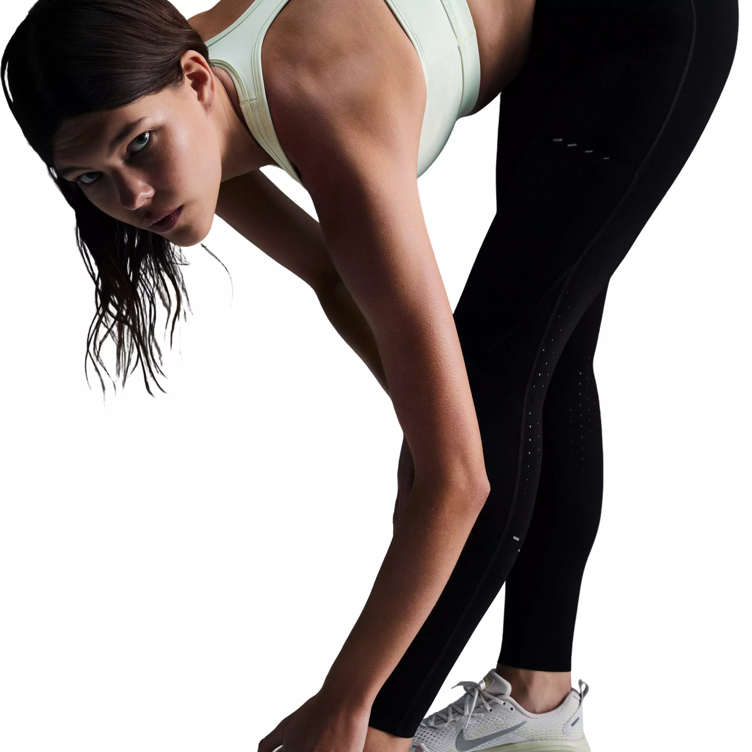 Nike Women's Swift High-Waisted 7/8 Running Leggings with Pockets -Black - BLACK