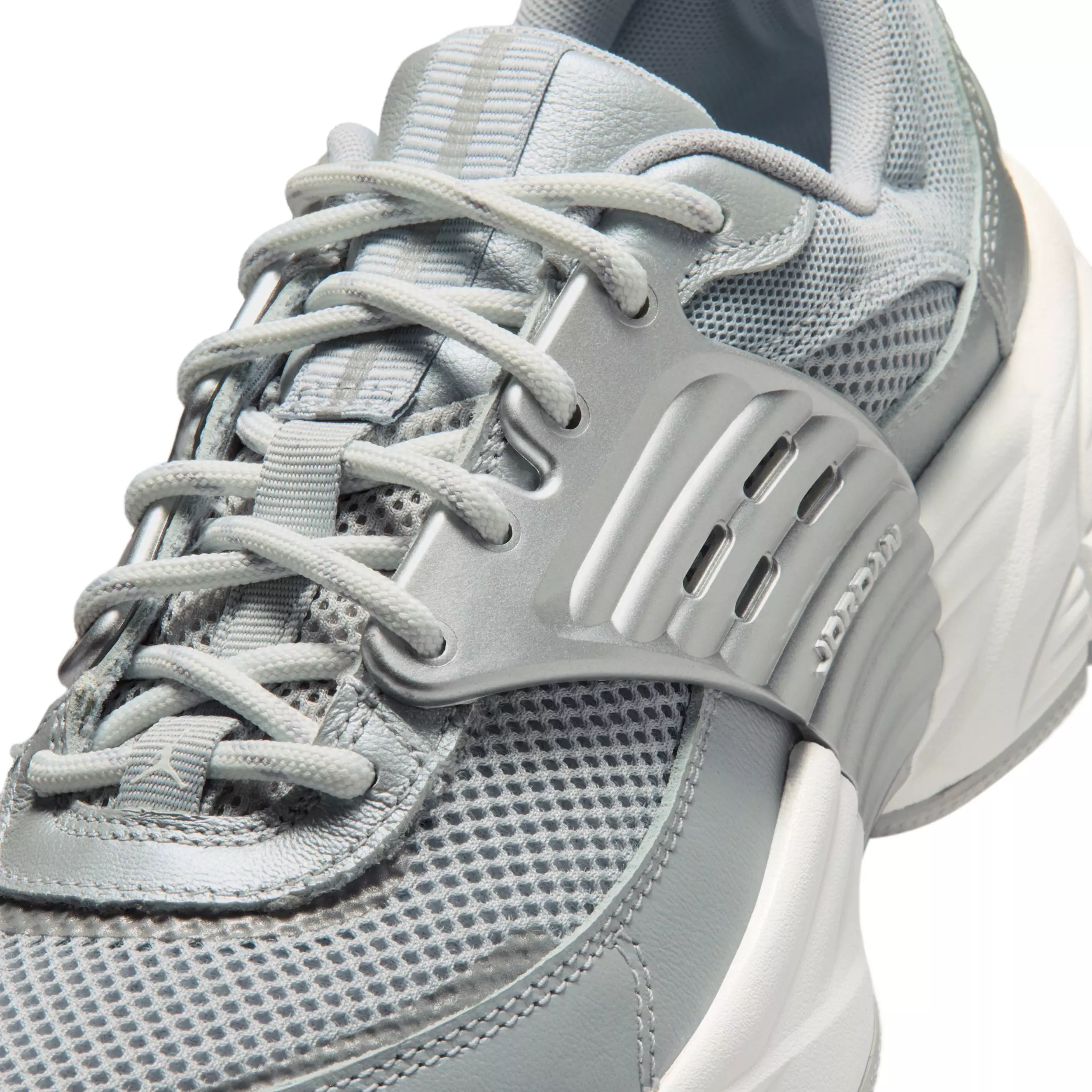 Jordan Trunner O/S "Swan/Wolf Grey/Reflect Silver/Summit White" Women's Shoe - SWAN/GREY/SILVER/WHITE