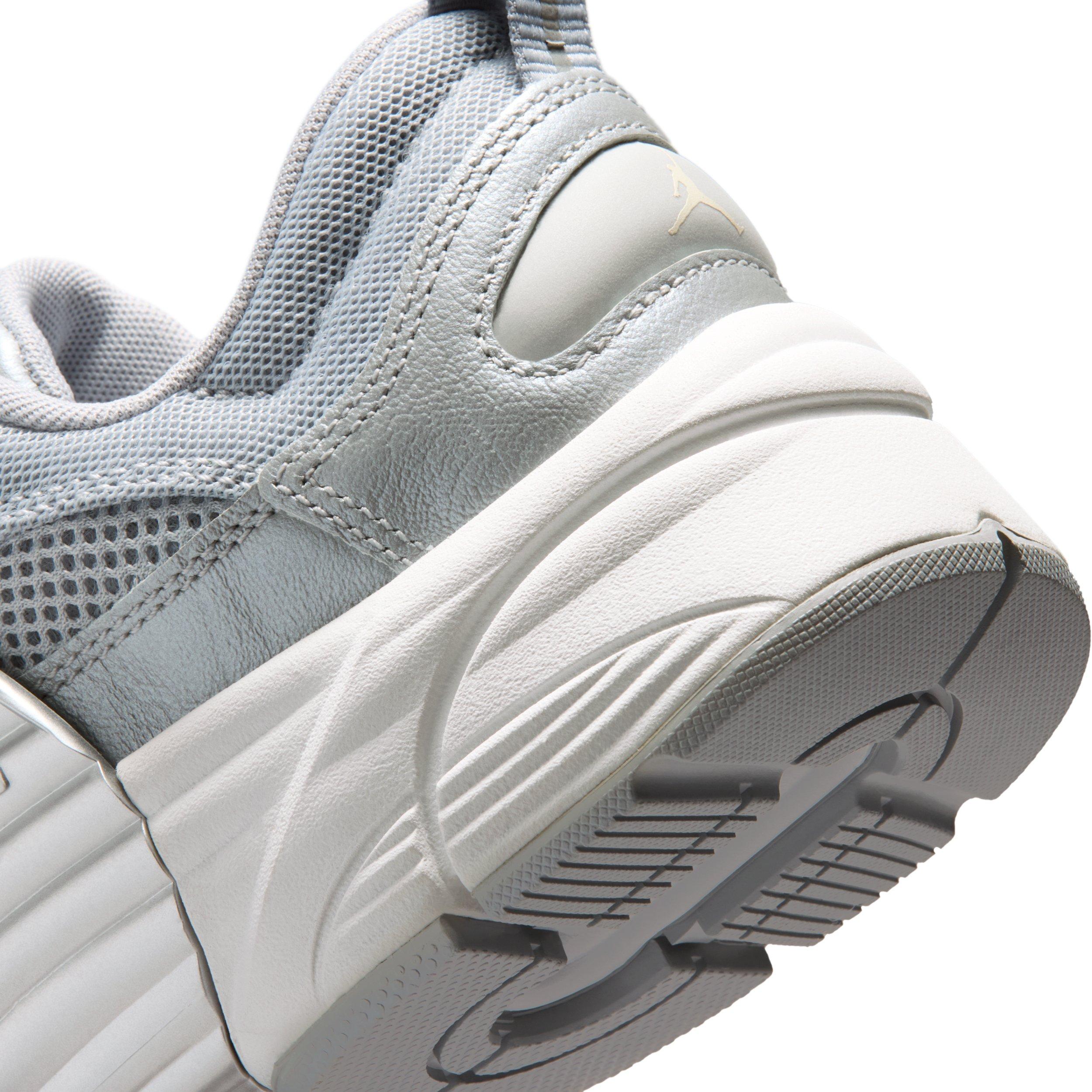 Jordan Trunner O/S "Swan/Wolf Grey/Reflect Silver/Summit White" Women's Shoe - SWAN/GREY/SILVER/WHITE Thumbnail View 8