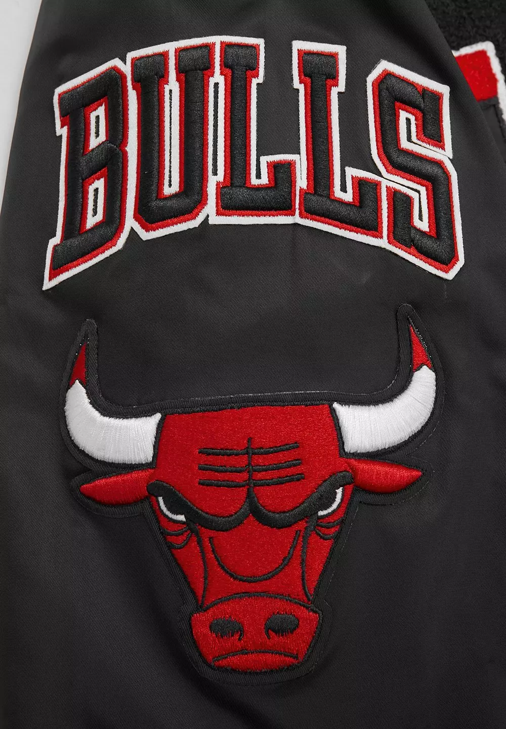 Pro Standard Men's NBA Chicago Bulls Mashup Rib Satin Jacket - Black/Red - BLACK/RED