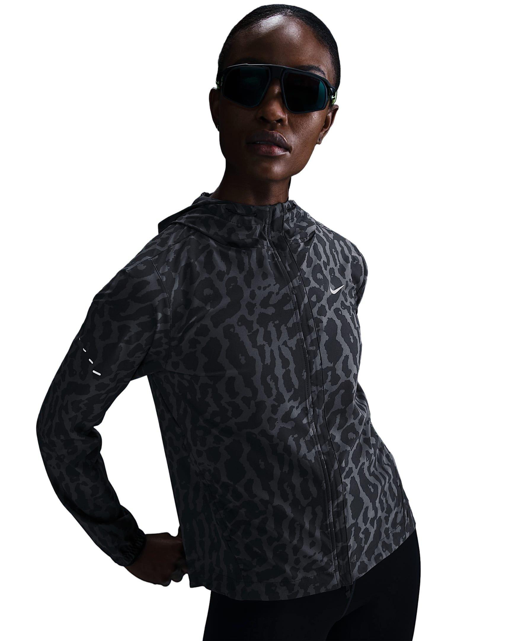 Nike Women's Swift Dri-FIT Packable Running Jacket - Black - BLACK Thumbnail View 1