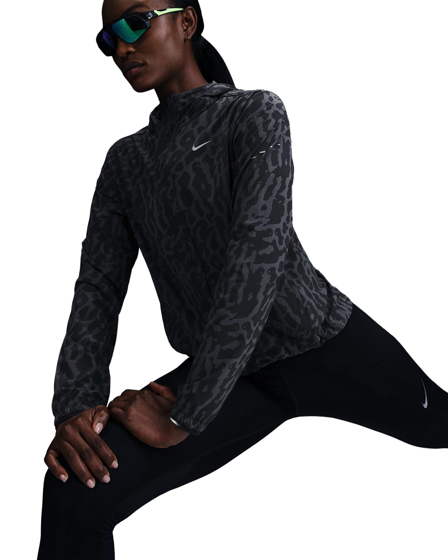 Nike Women's Swift Dri-FIT Packable Running Jacket -Black - BLACK Thumbnail View 3