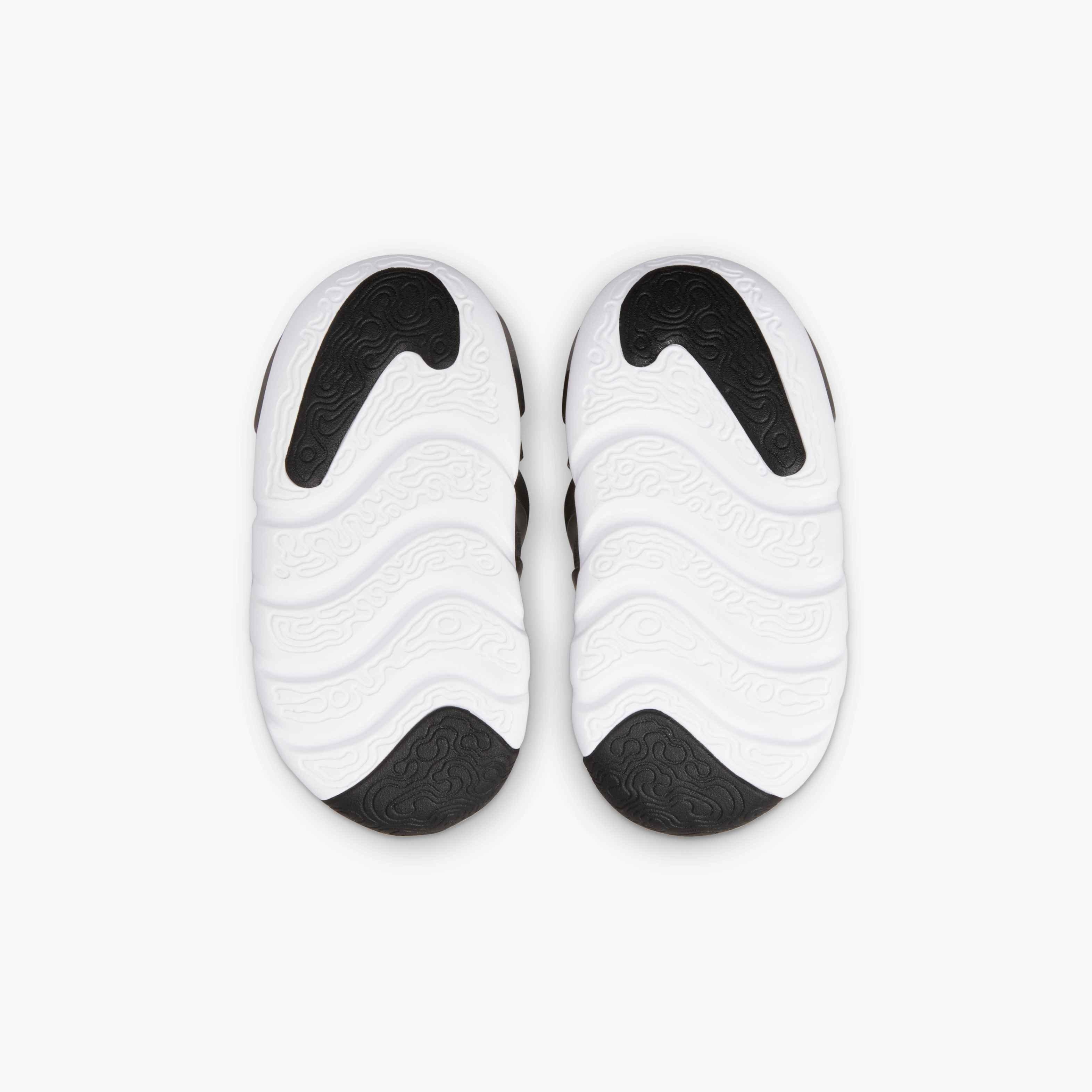 Nike Dynamo Go "Black/White" Toddler Kids' Shoe - BLACK Thumbnail View 3