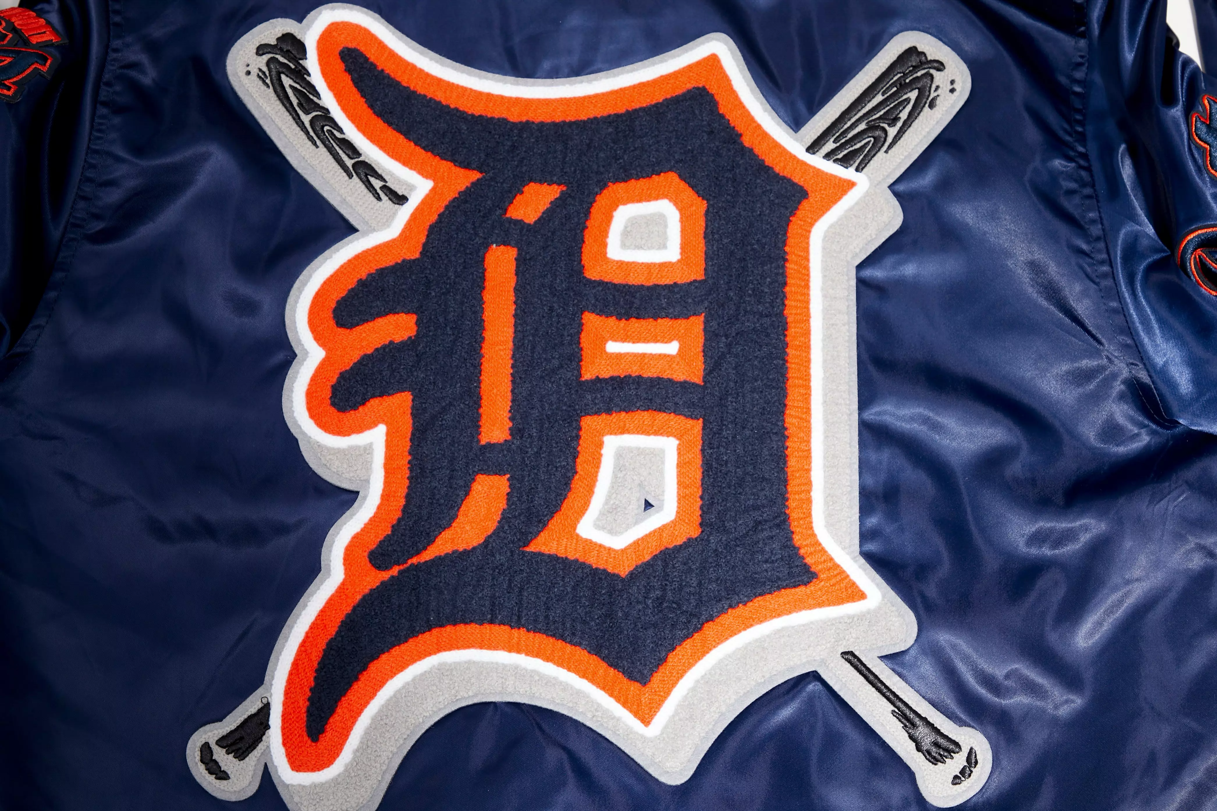 Pro Standard Men's MLB Detroit Tigers Mashup Rib Satin Jacket - Navy/Orange - NAVY/ORANGE
