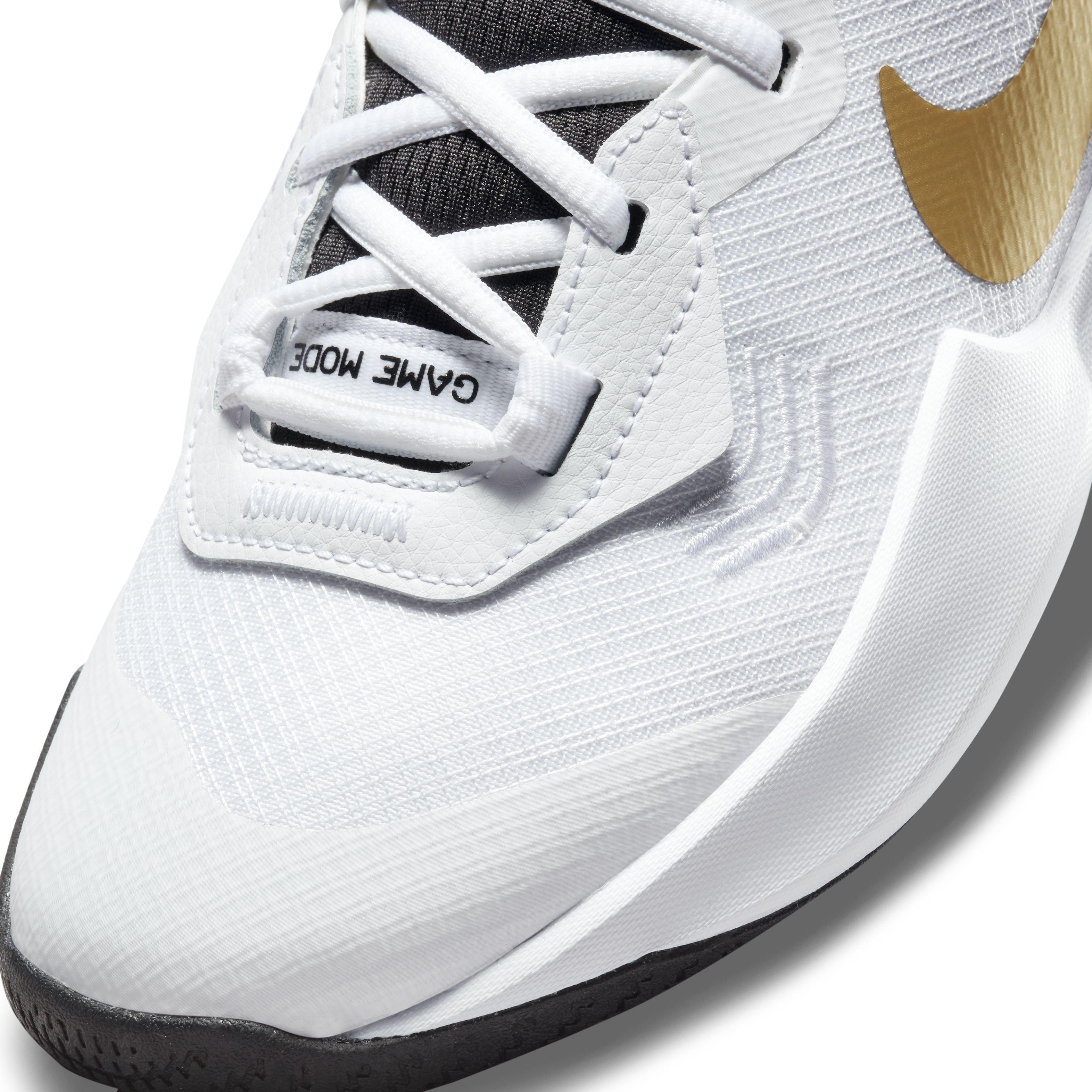 Nike Air Zoom Crossover "White/Metallic Gold/Black" Grade School Boys' Basketball Shoe - WHITE Thumbnail View 7