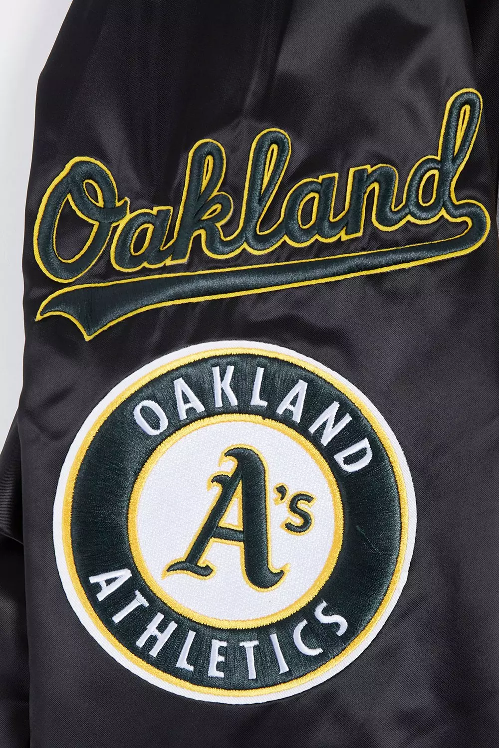 Pro Standard Men's MLB Oakland Athletics Mashup Rib Satin Jacket - Black - BLACK