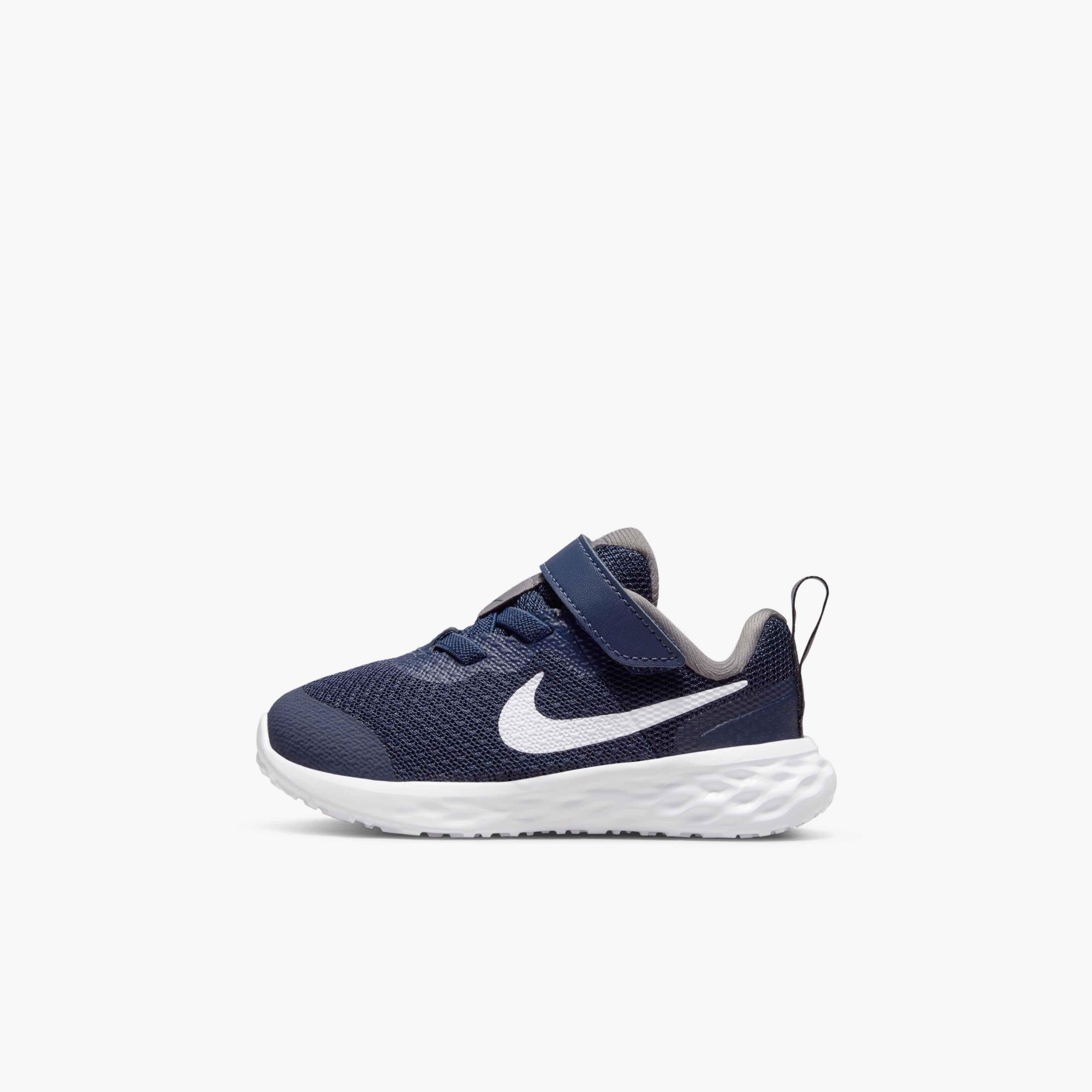 Nike revolution for store toddlers