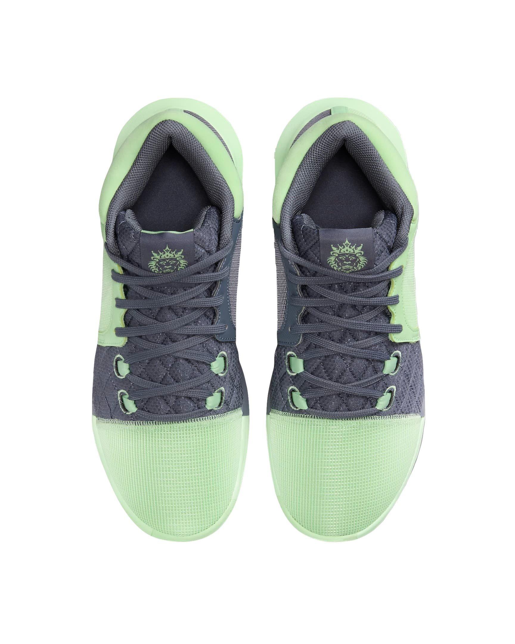 Nike LeBron Witness 8 "Vapor Green/White/Light Carbon" Men's Basketball Shoe - GREEN/WHITE/LT CARBON Thumbnail View 4