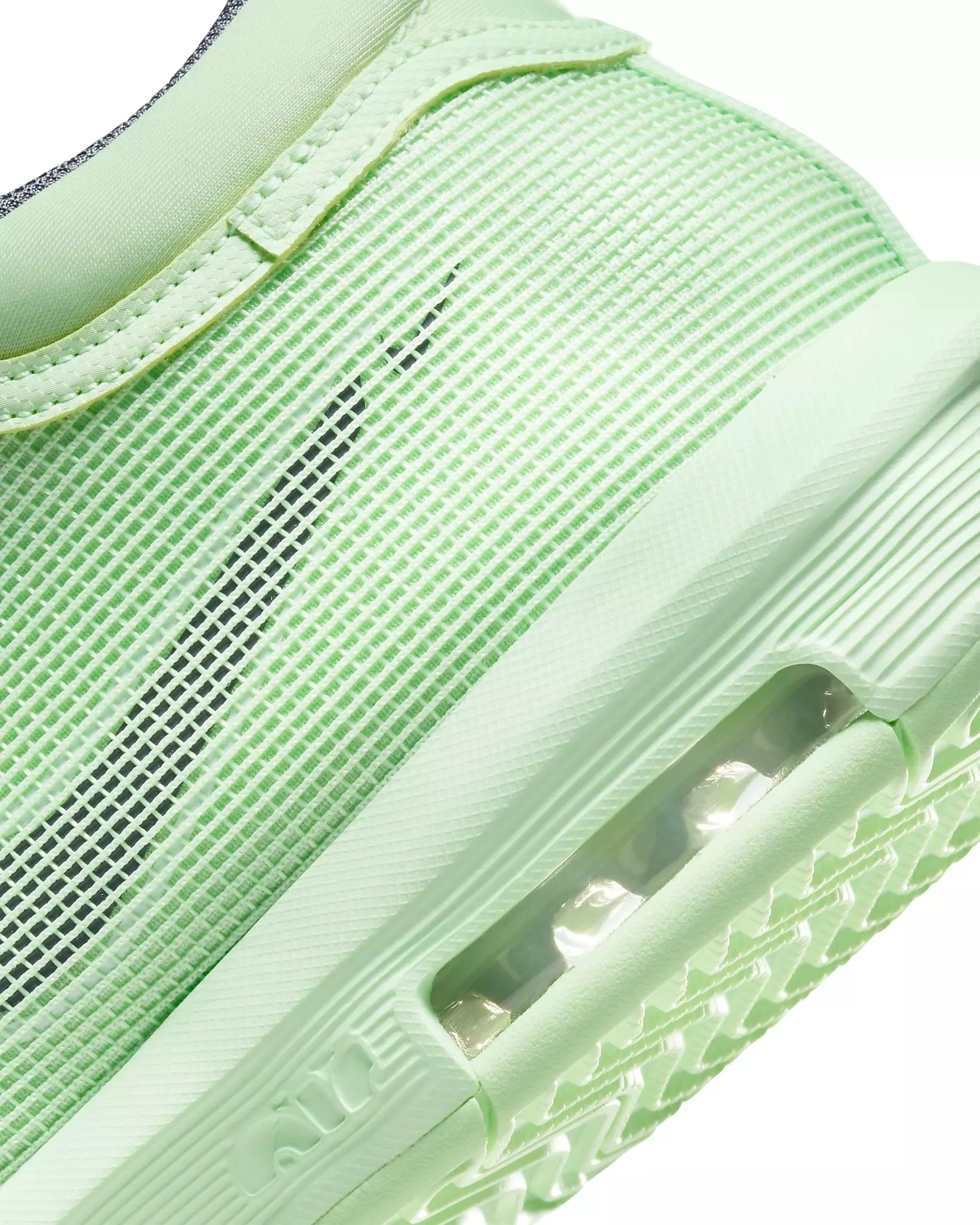 Nike LeBron Witness 8 "Vapor Green/White/Light Carbon" Men's Basketball Shoe - GREEN/WHITE/LT CARBON