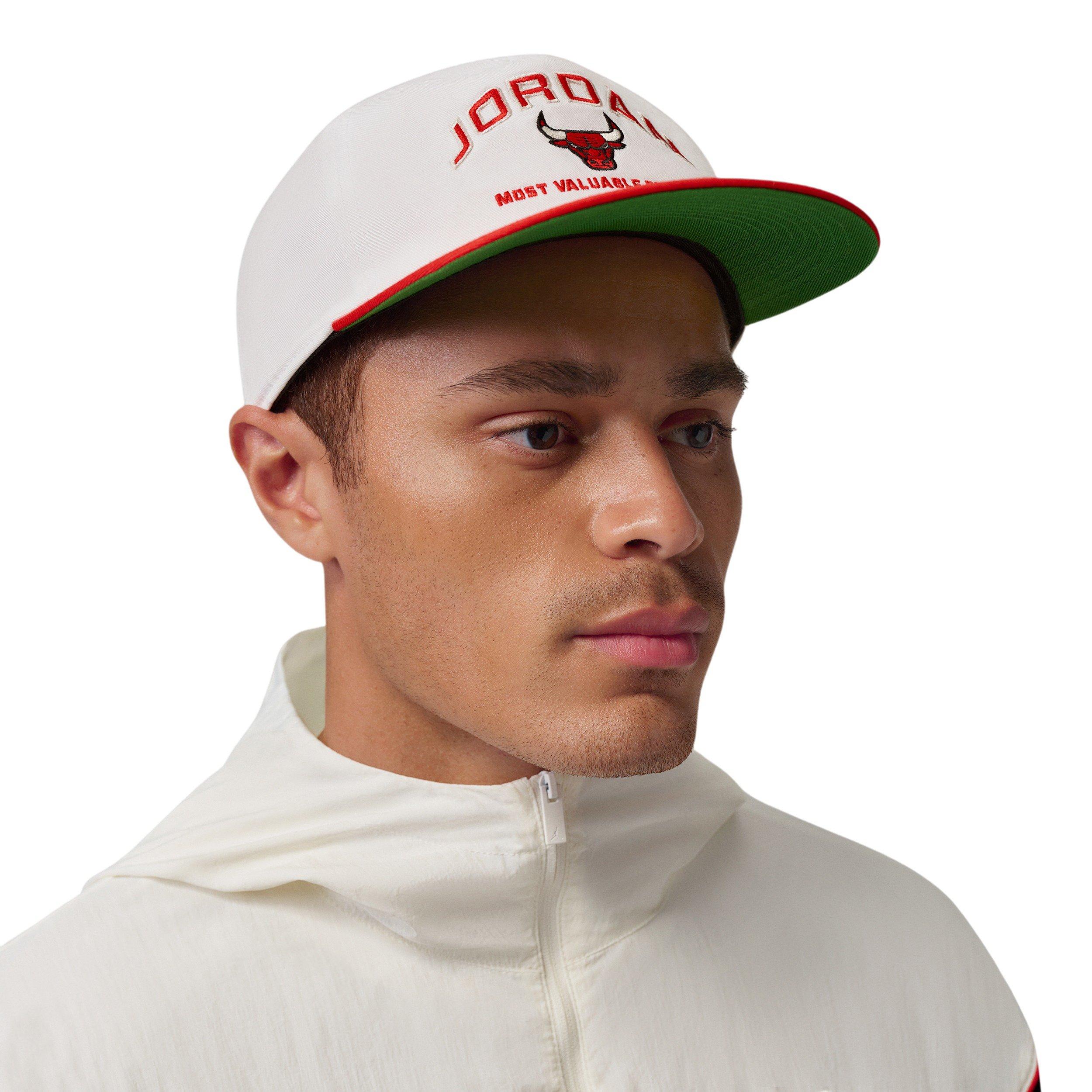Jordan Adult Chicago Bulls NBA Pro Snapback Hat - WHITE Thumbnail View 3