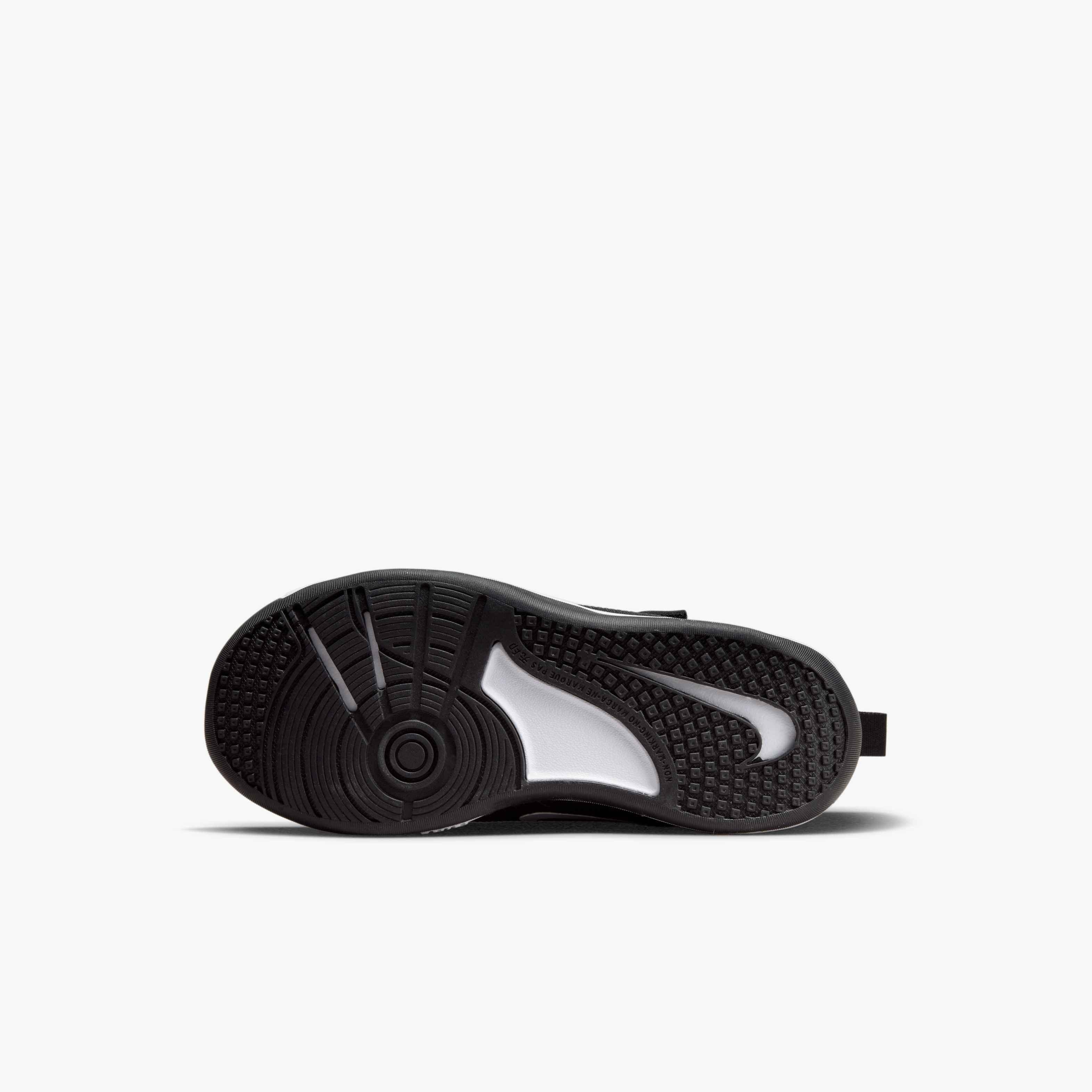 Nike Omni Multi-Court Preschool Boys' "Black/White" Shoe
