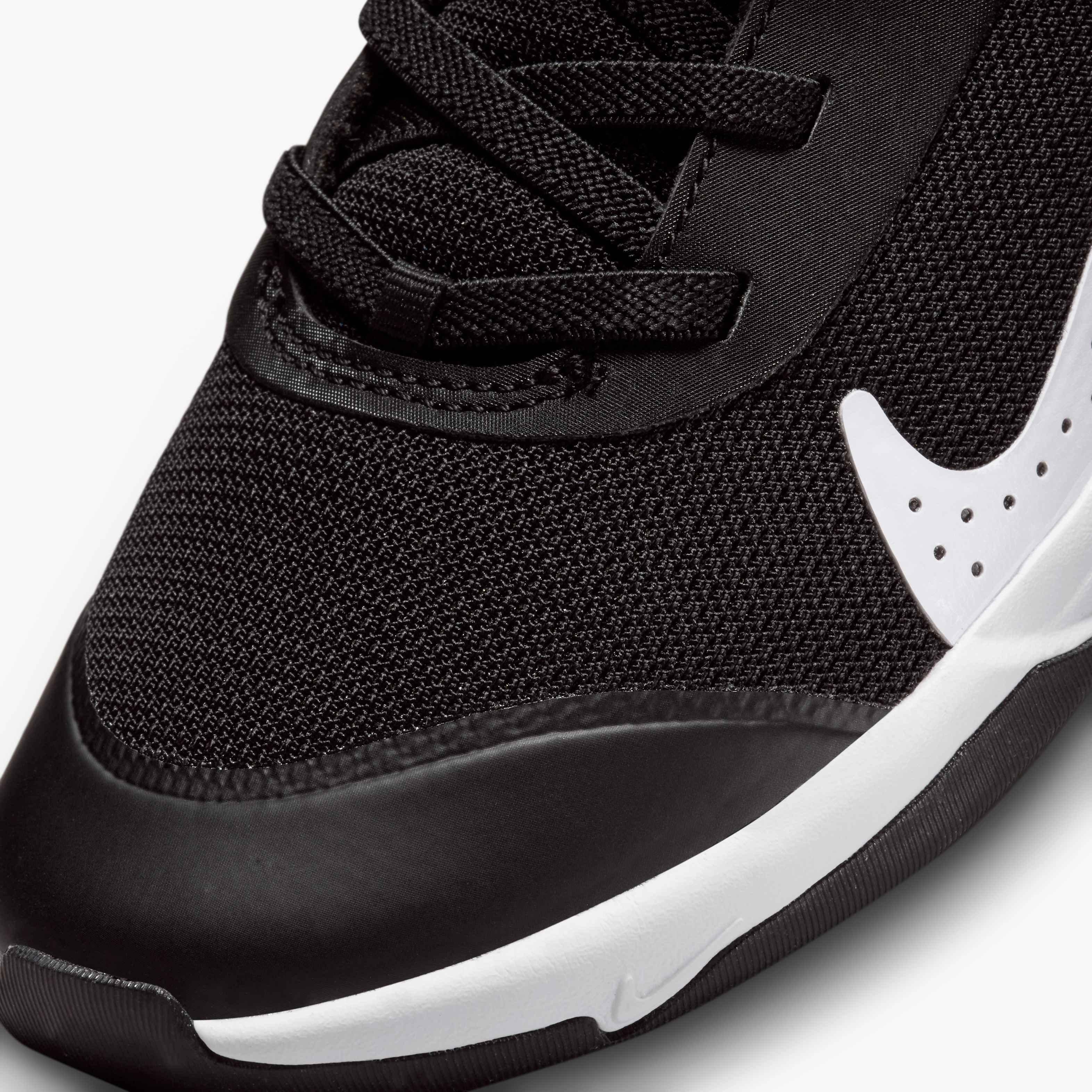 Nike Omni Multi-Court Preschool Boys' "Black/White" Shoe