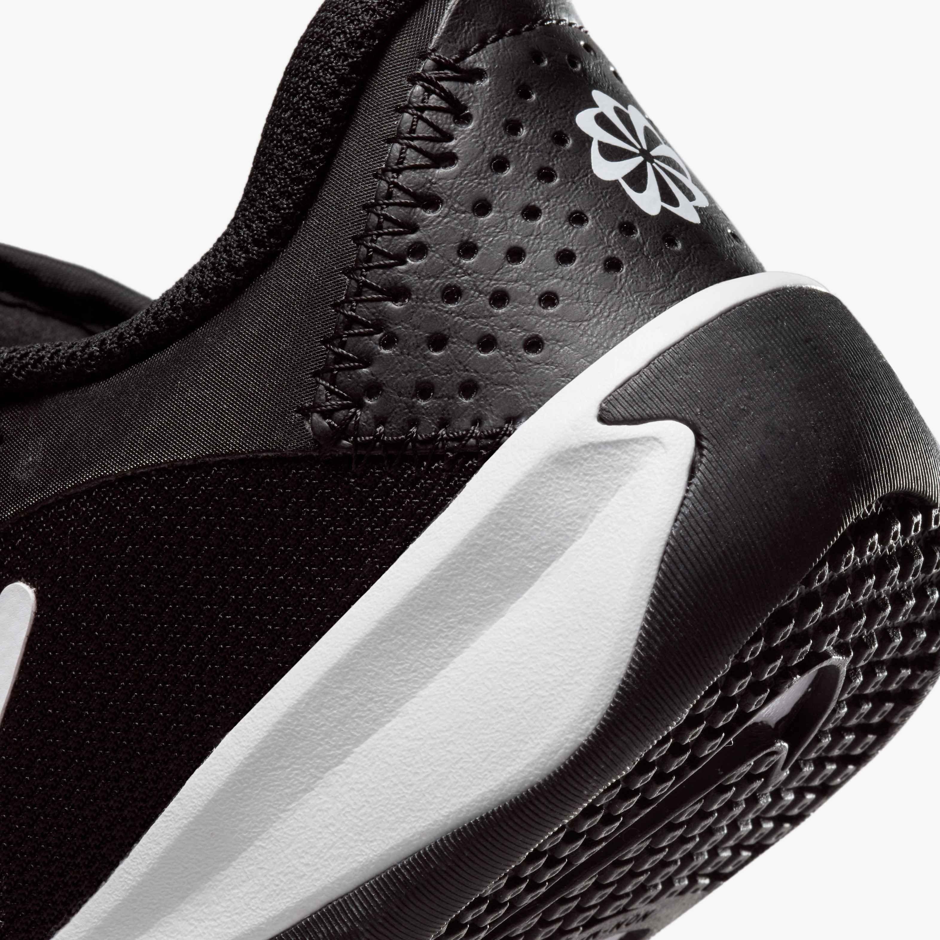 Nike Omni Multi-Court Preschool Boys' "Black/White" Shoe