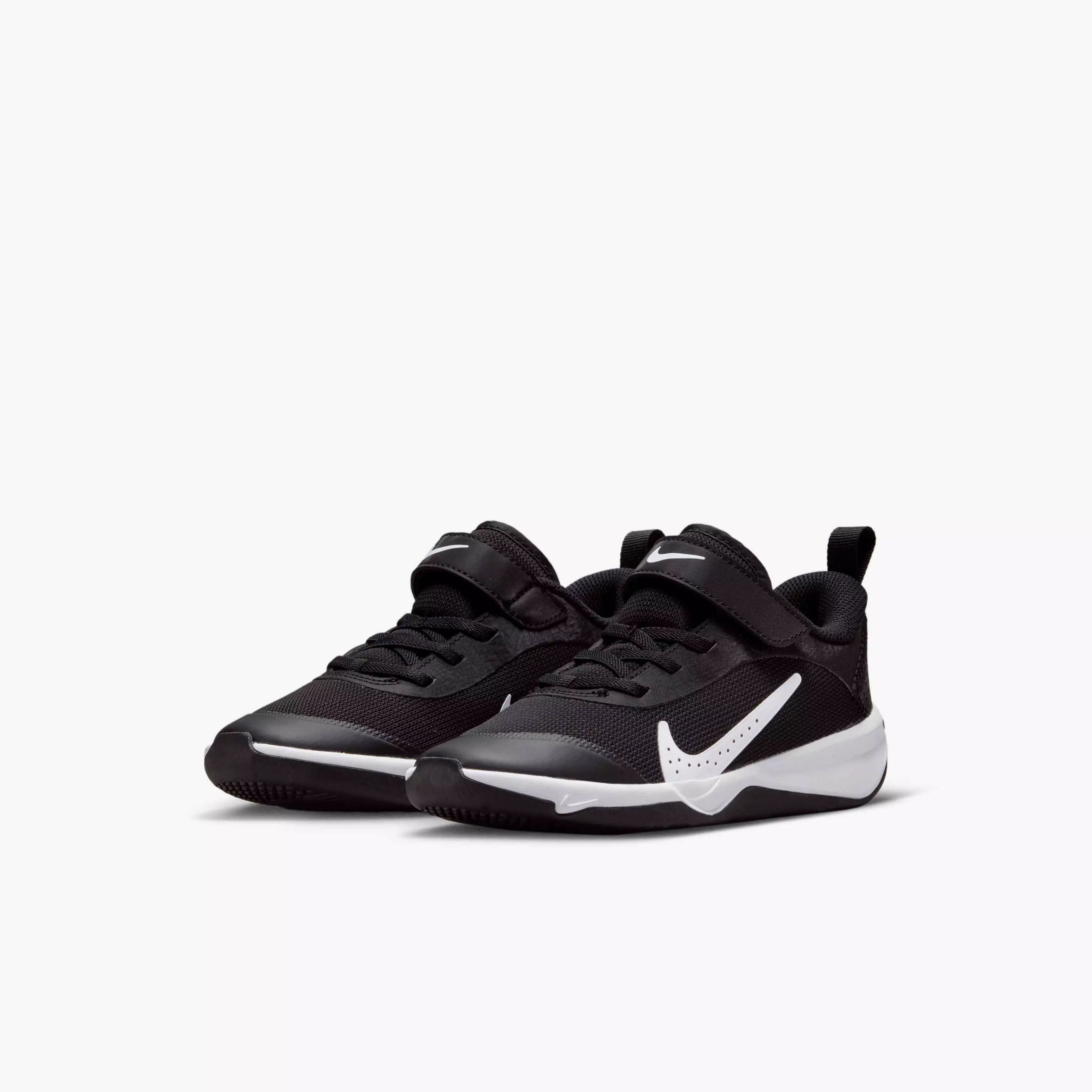 Nike Omni Multi-Court "Black/White" Preschool Boys' Shoe - BLACK