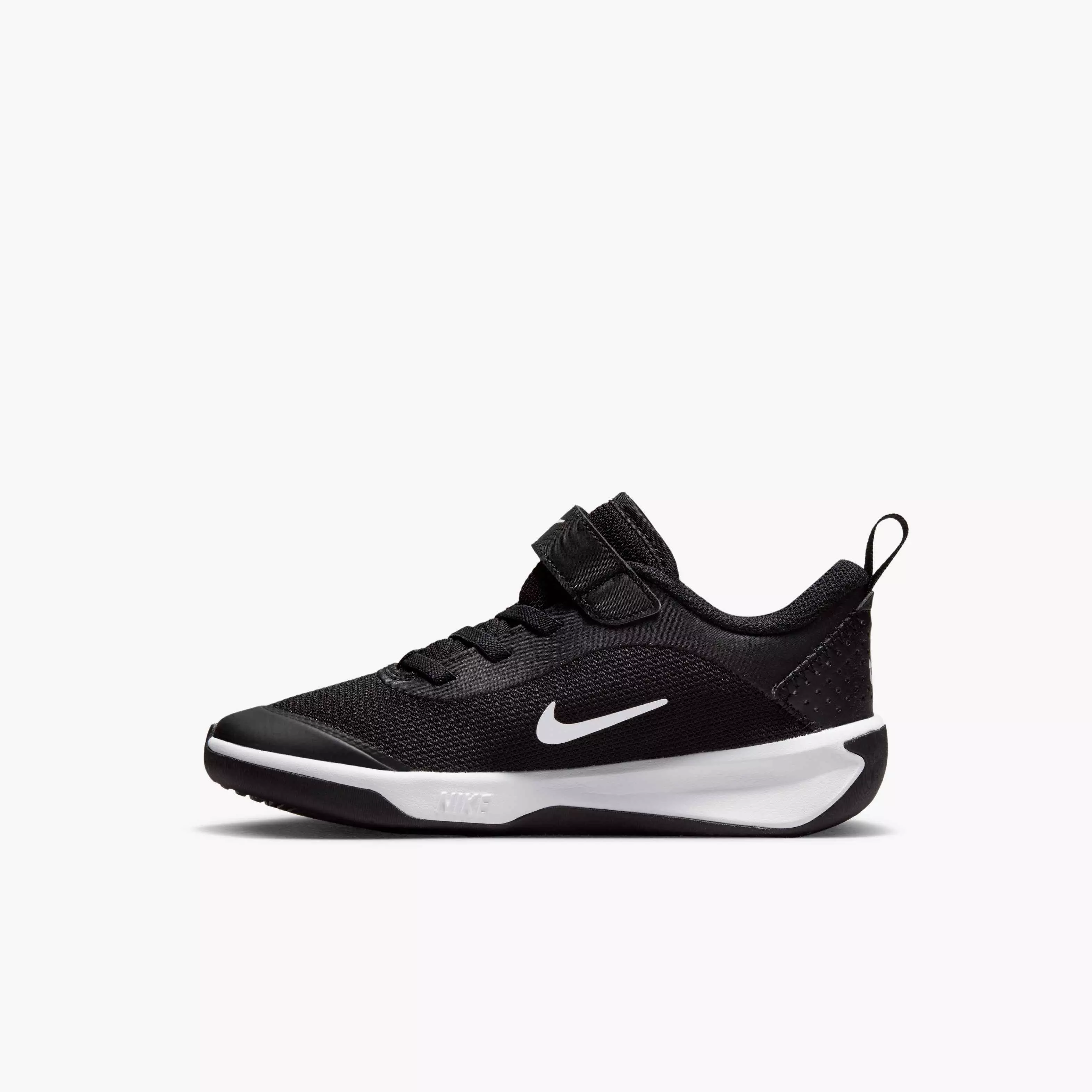 Nike Omni Multi-Court "Black/White" Preschool Boys' Shoe - BLACK