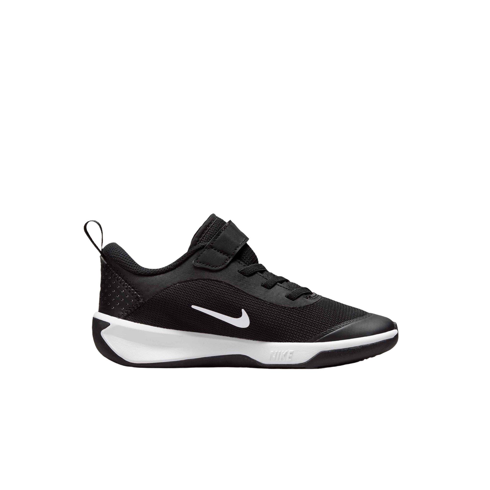 Nike Omni Multi-Court Preschool Boys' "Black/White" Shoe