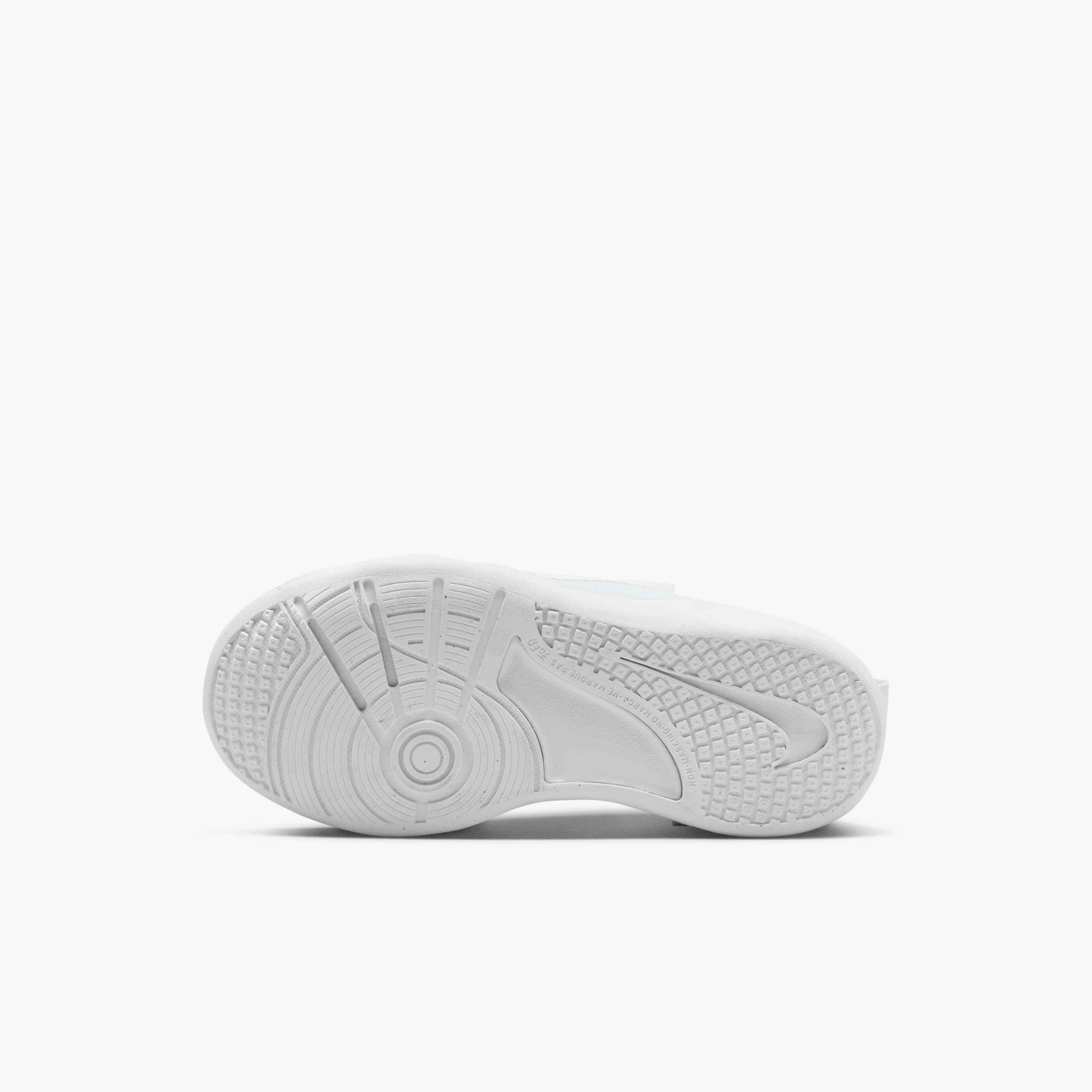 Nike Omni Multi-Court "White/Pure Platinum" Preschool Kids' Shoe - WHITE Thumbnail View 11