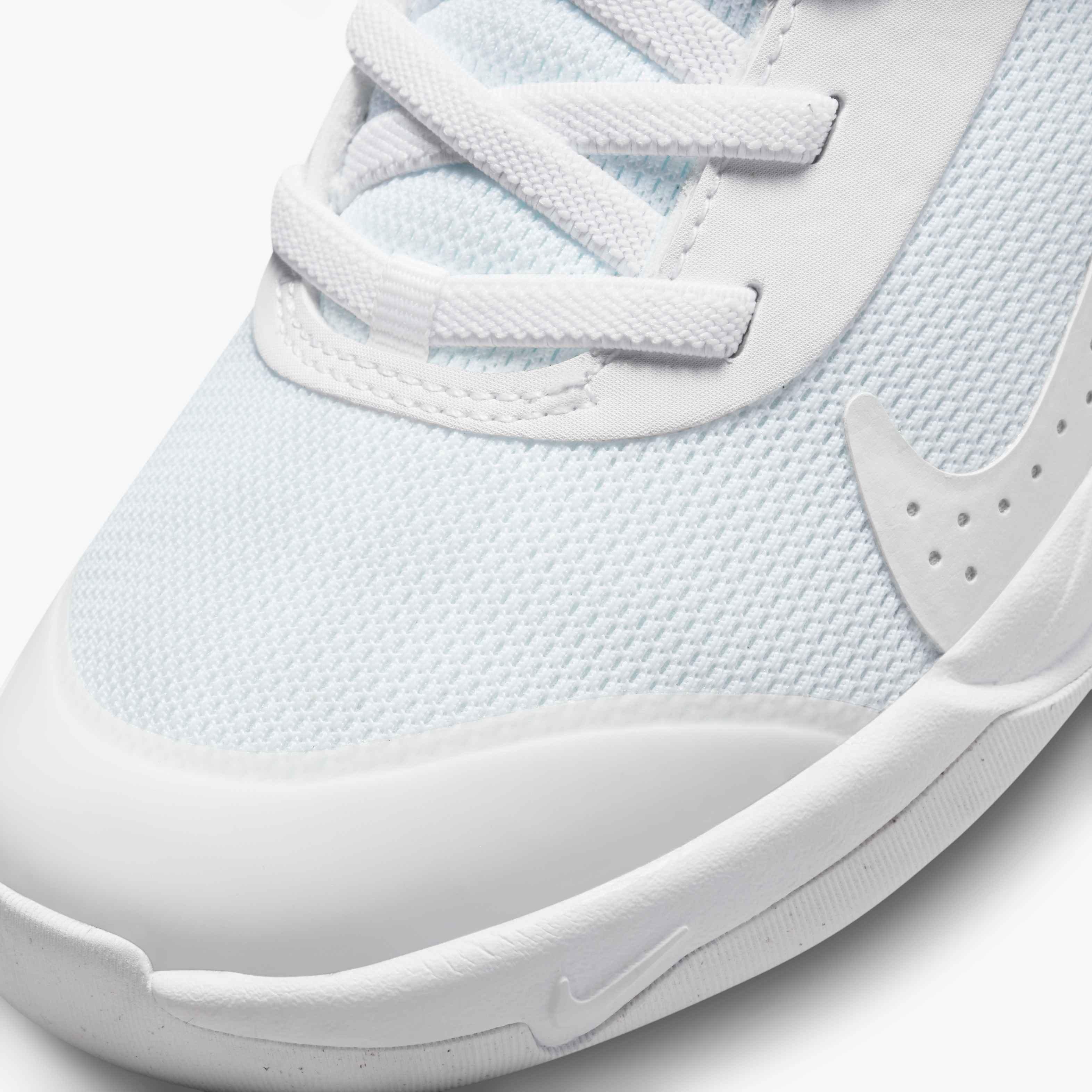 Nike Omni Multi-Court "White/Pure Platinum" Preschool Kids' Shoe - WHITE Thumbnail View 3