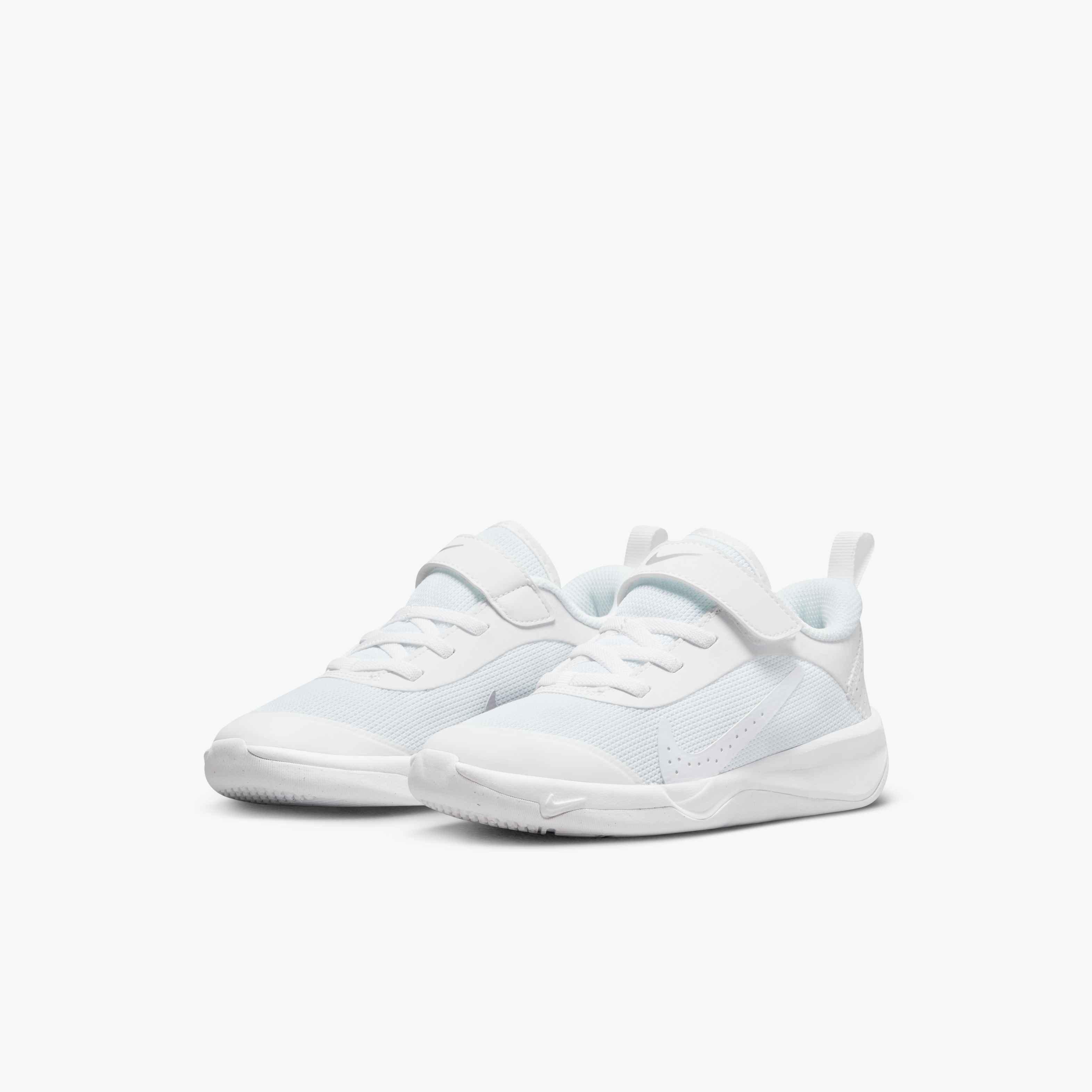 Nike Omni Multi-Court "White/Pure Platinum" Preschool Kids' Shoe - WHITE Thumbnail View 8