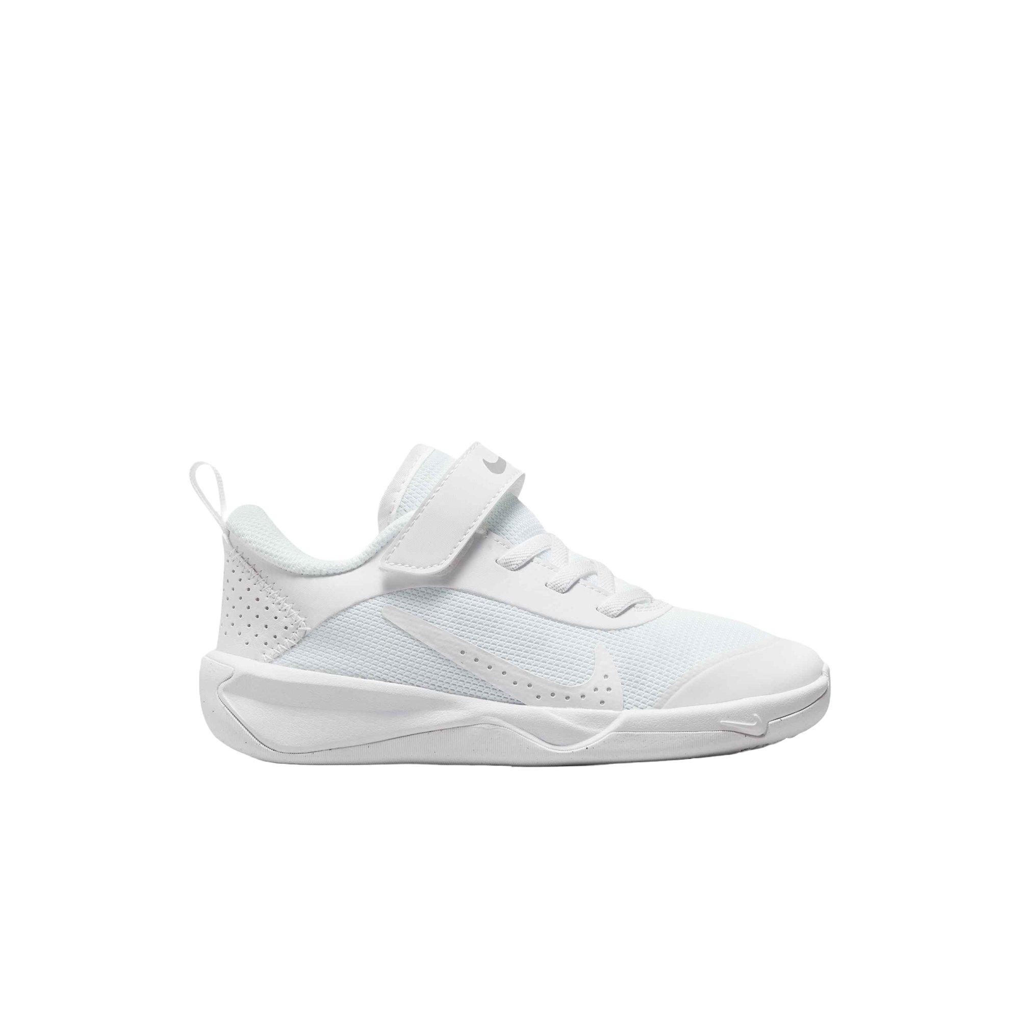 Nike Omni Multi-Court "White/Pure Platinum" Preschool Kids' Shoe - WHITE Thumbnail View 1