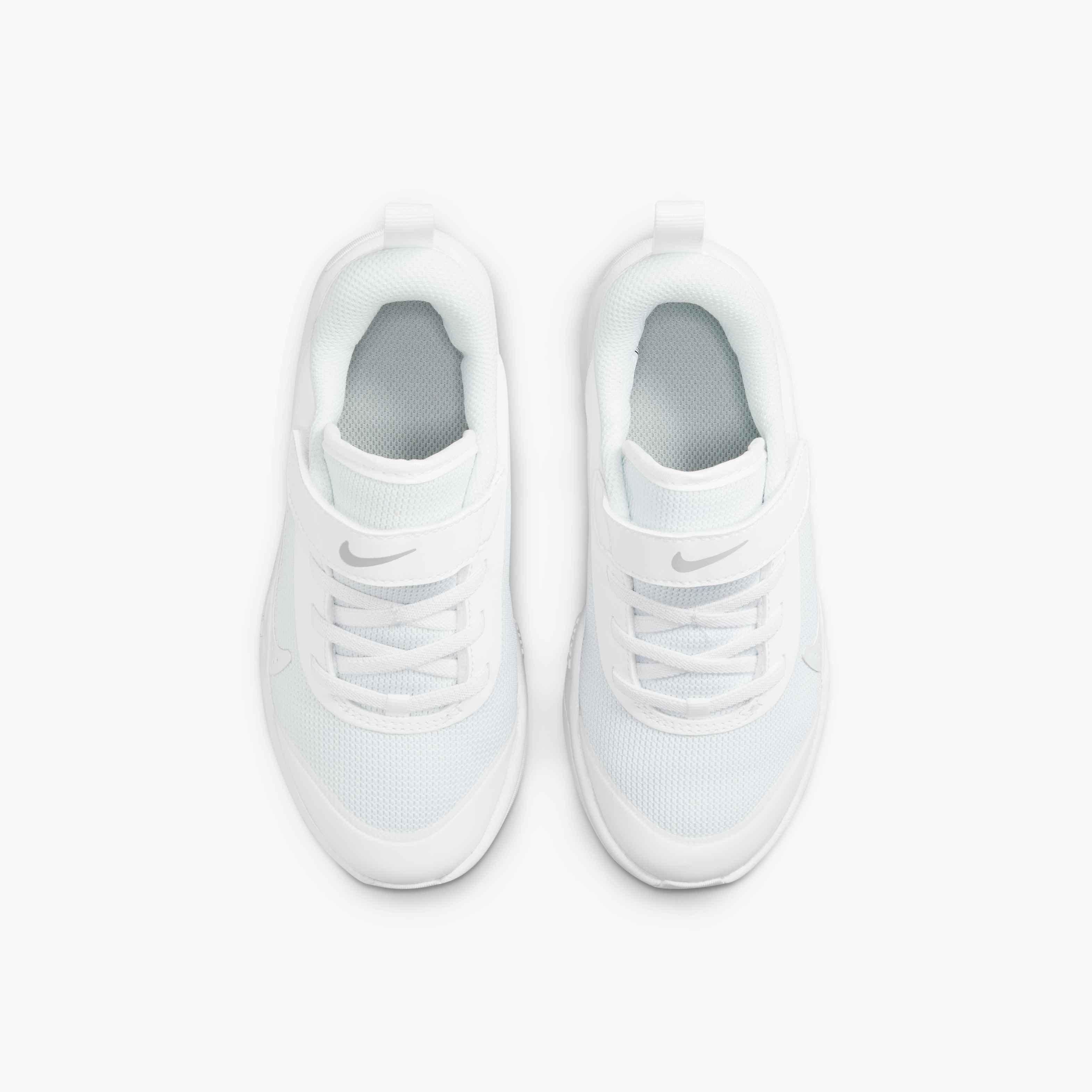 Nike Omni Multi-Court "White/Pure Platinum" Preschool Kids' Shoe - WHITE Thumbnail View 9