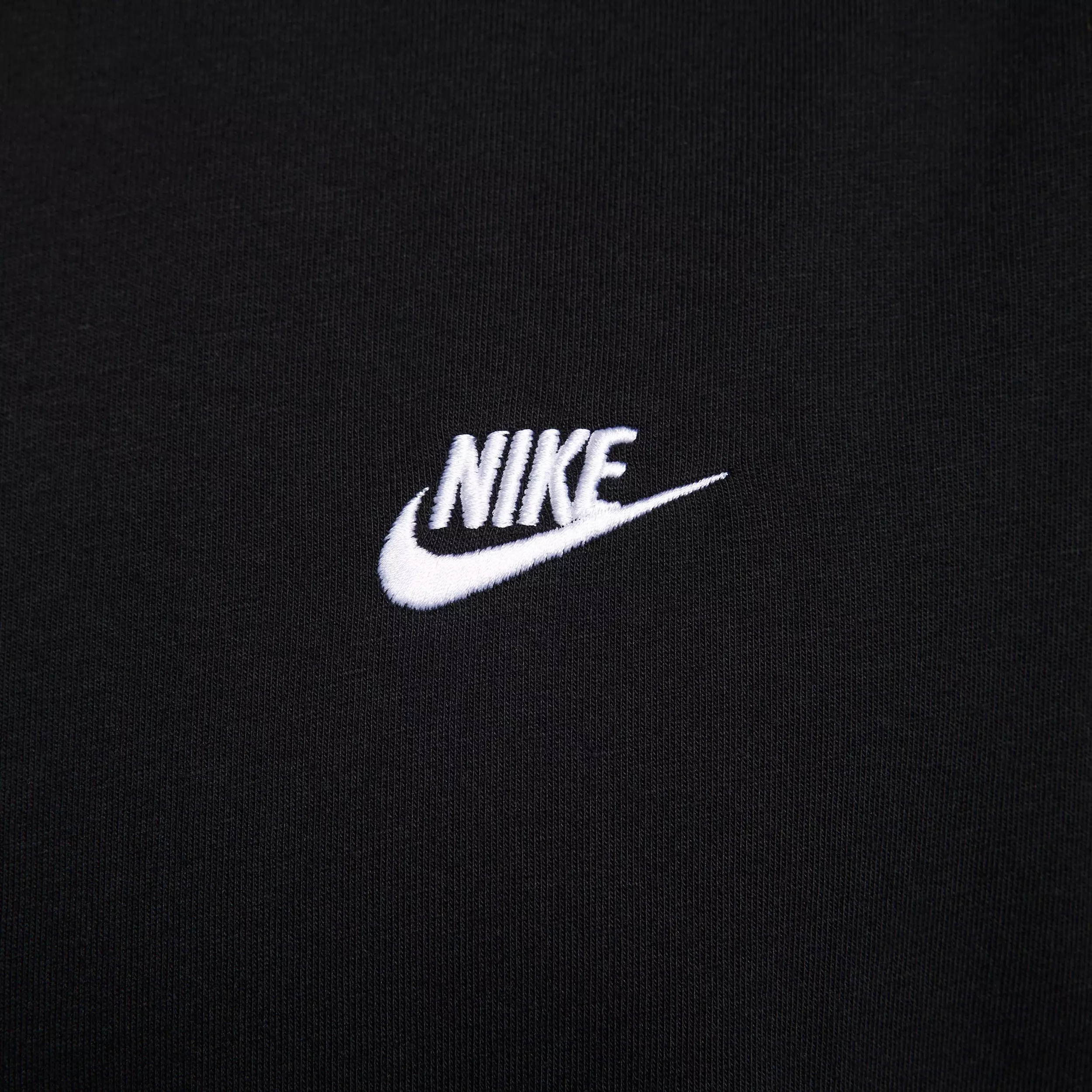 Nike Men's Sportswear Club Max T-Shirt - BLACK