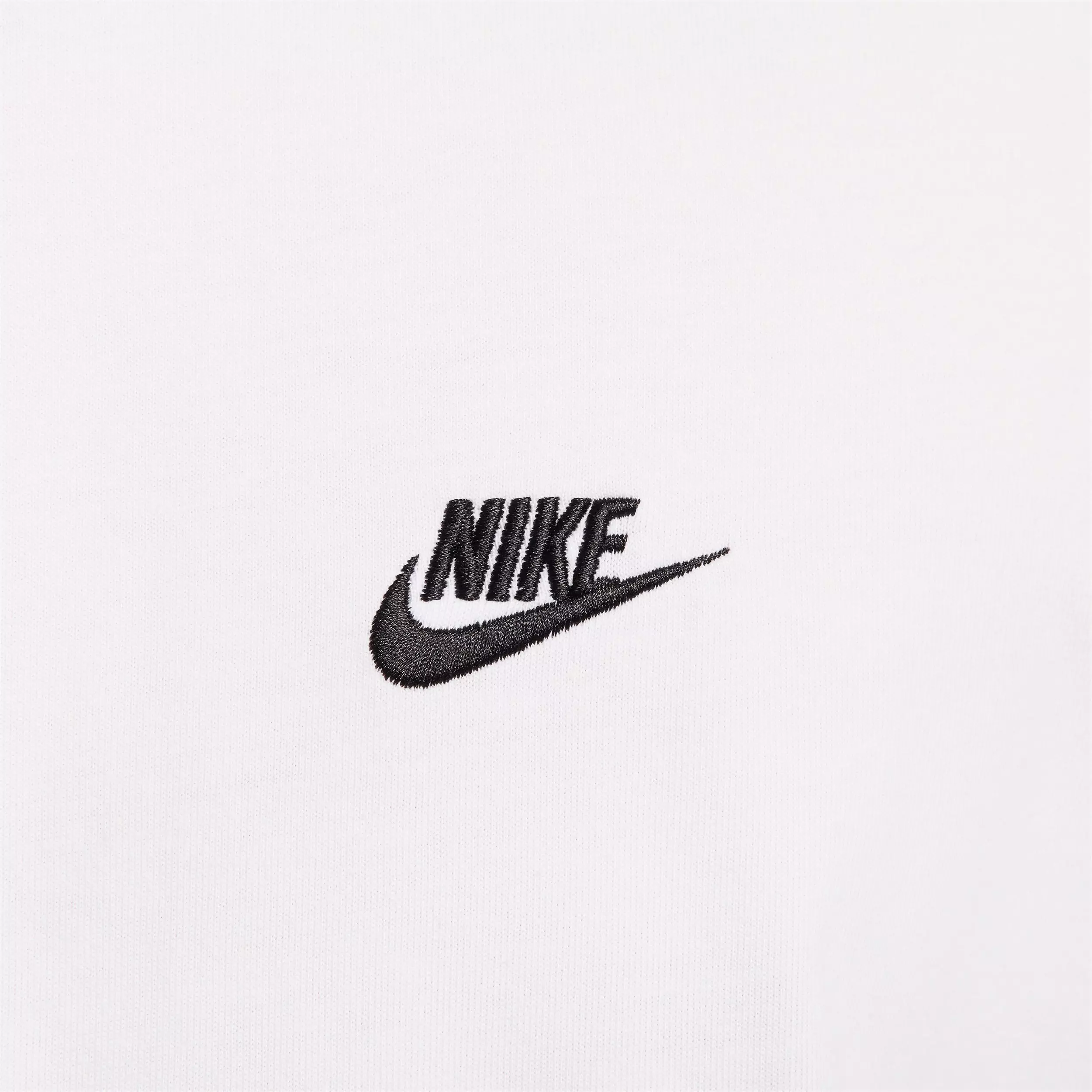 Nike Men's Sportswear Club Max T-Shirt - WHITE