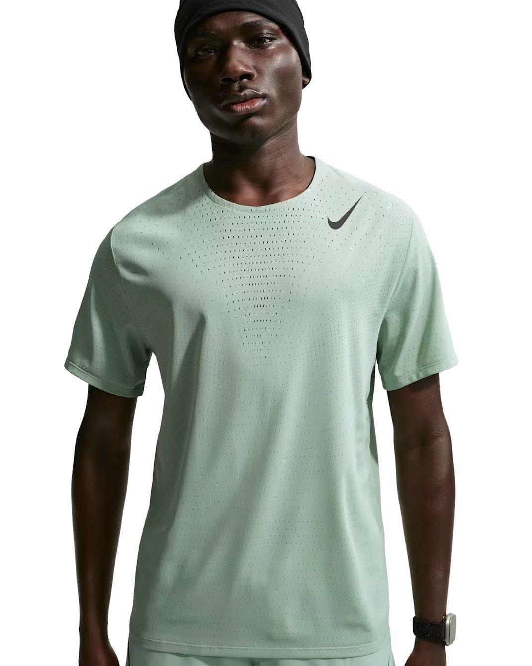 Nike Men's AeroSwift Dri-FIT ADV Short-Sleeve Running Top - GREEN Thumbnail View 1