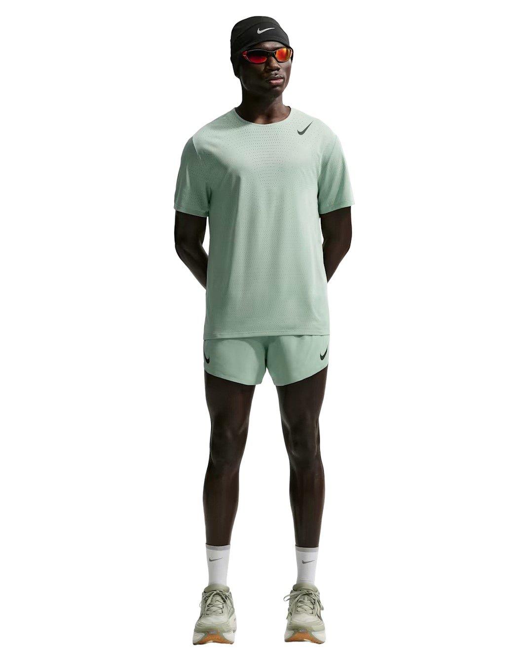 Nike Men's AeroSwift Dri-FIT ADV Short-Sleeve Running Top - GREEN Thumbnail View 4