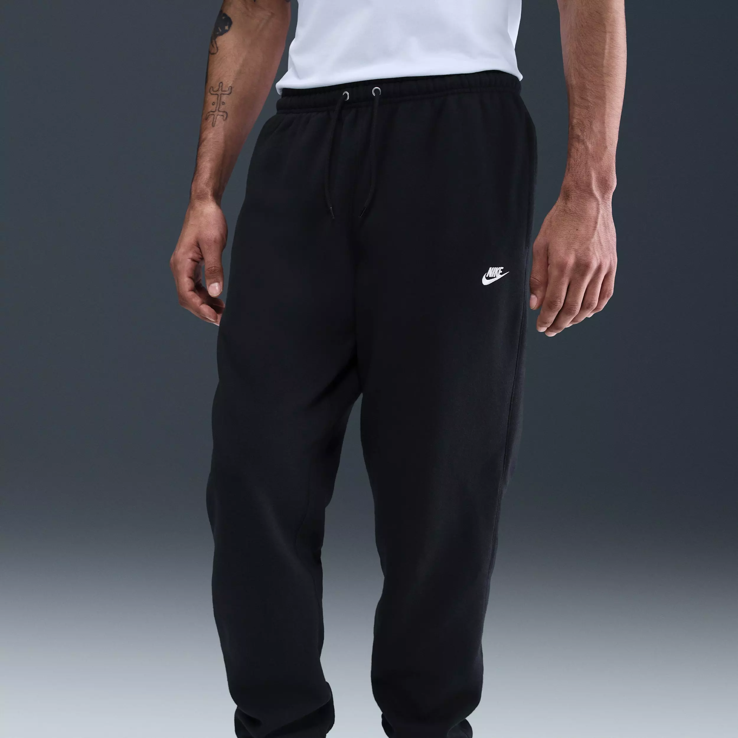 Nike Men's Club Cuffed Brushed Fleece Pants - BLACK
