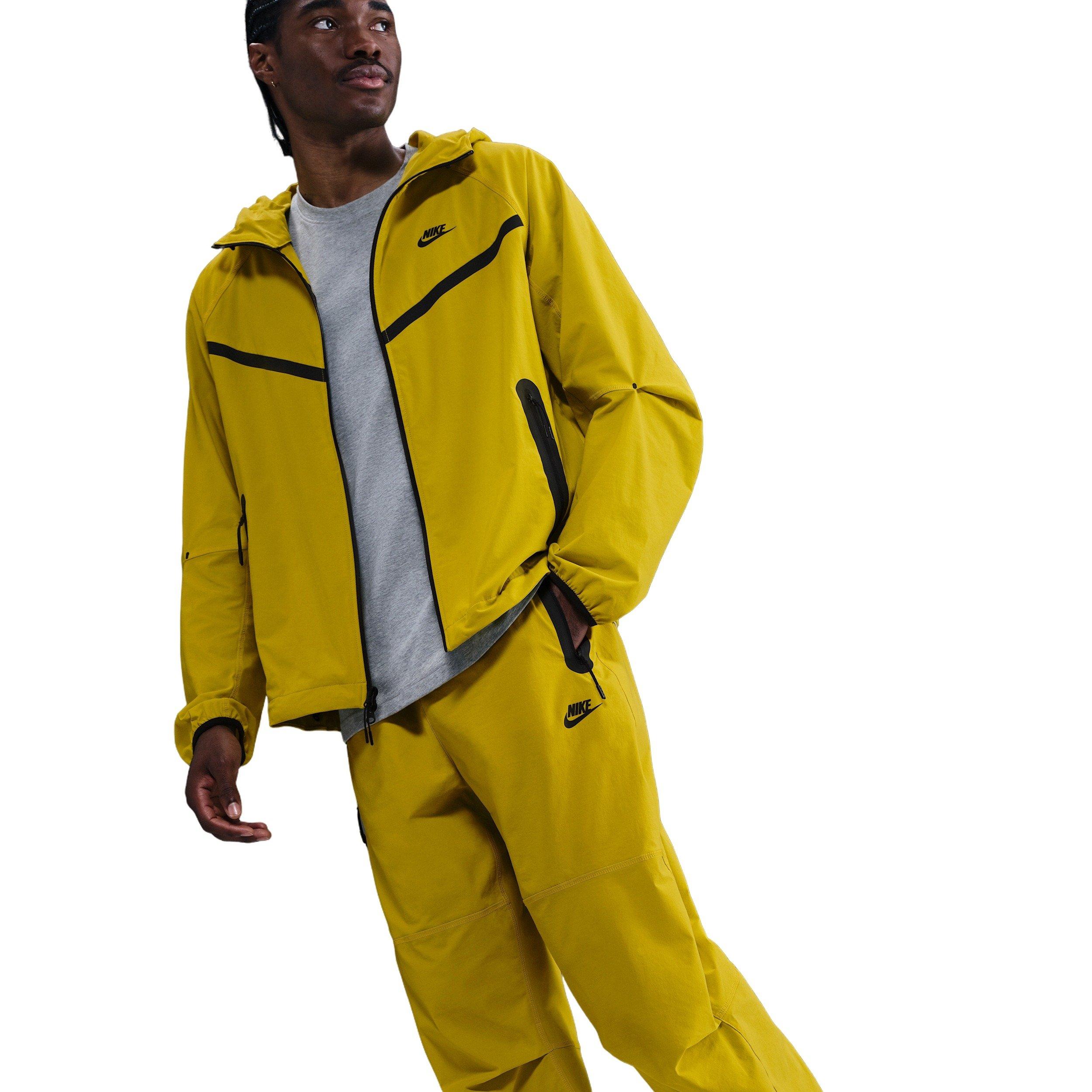 Nike Men's tech Woven Oversized Pants - YELLOW Thumbnail View 6