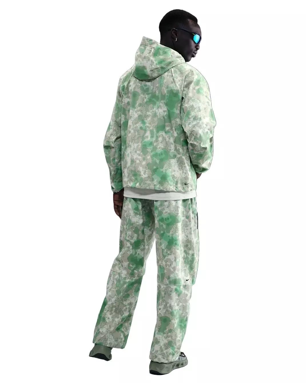 Nike Men's tech Dri-FIT Woven Camo Loose-Fit Pants - Grey - GREY