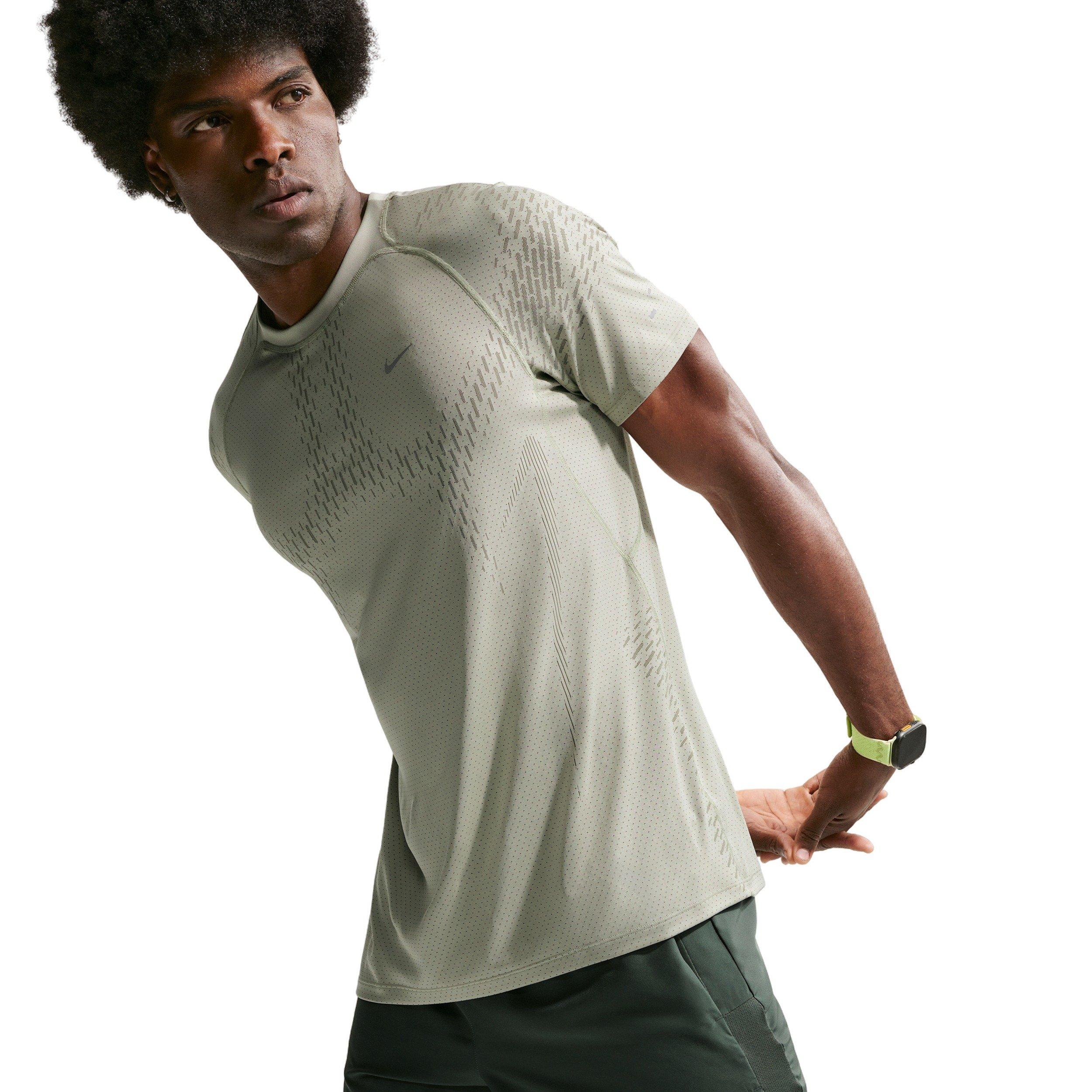 Nike Men's Stride Plus Dri-FIT ADV Short-Sleeve Running Top - GREEN Thumbnail View 3