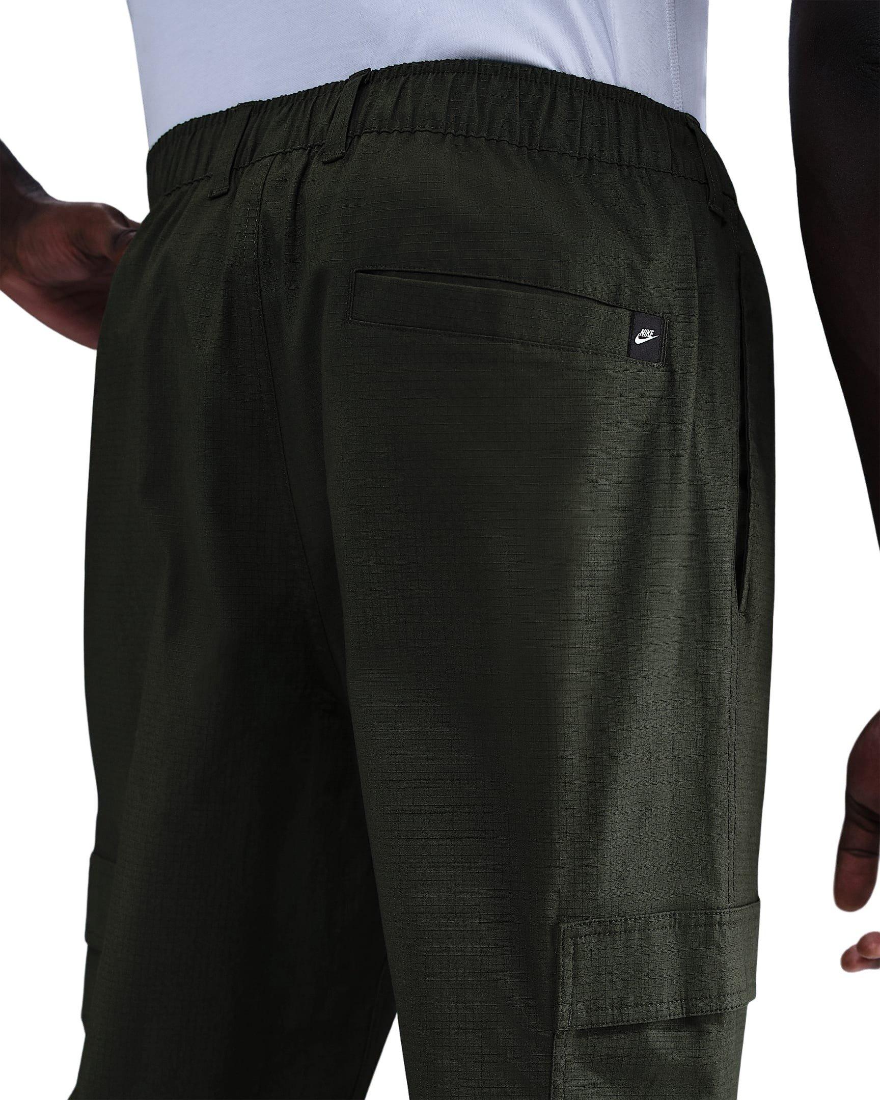Nike Men's Sportswear Club Woven Cargo Pants - GREEN Thumbnail View 2