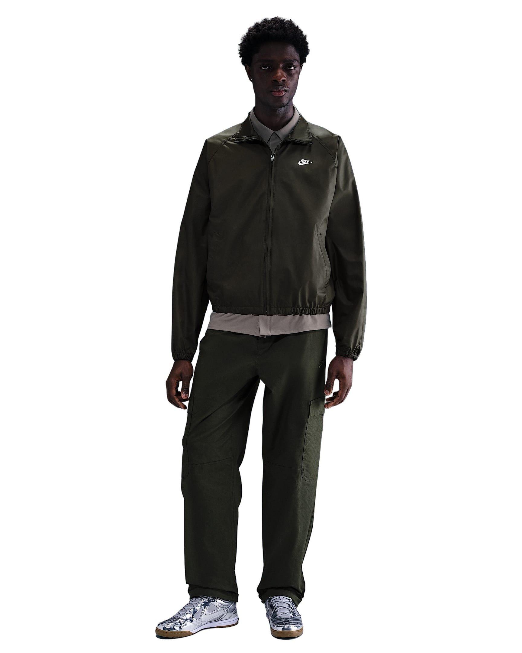 Nike Men's Sportswear Club Woven Cargo Pants - GREEN Thumbnail View 5