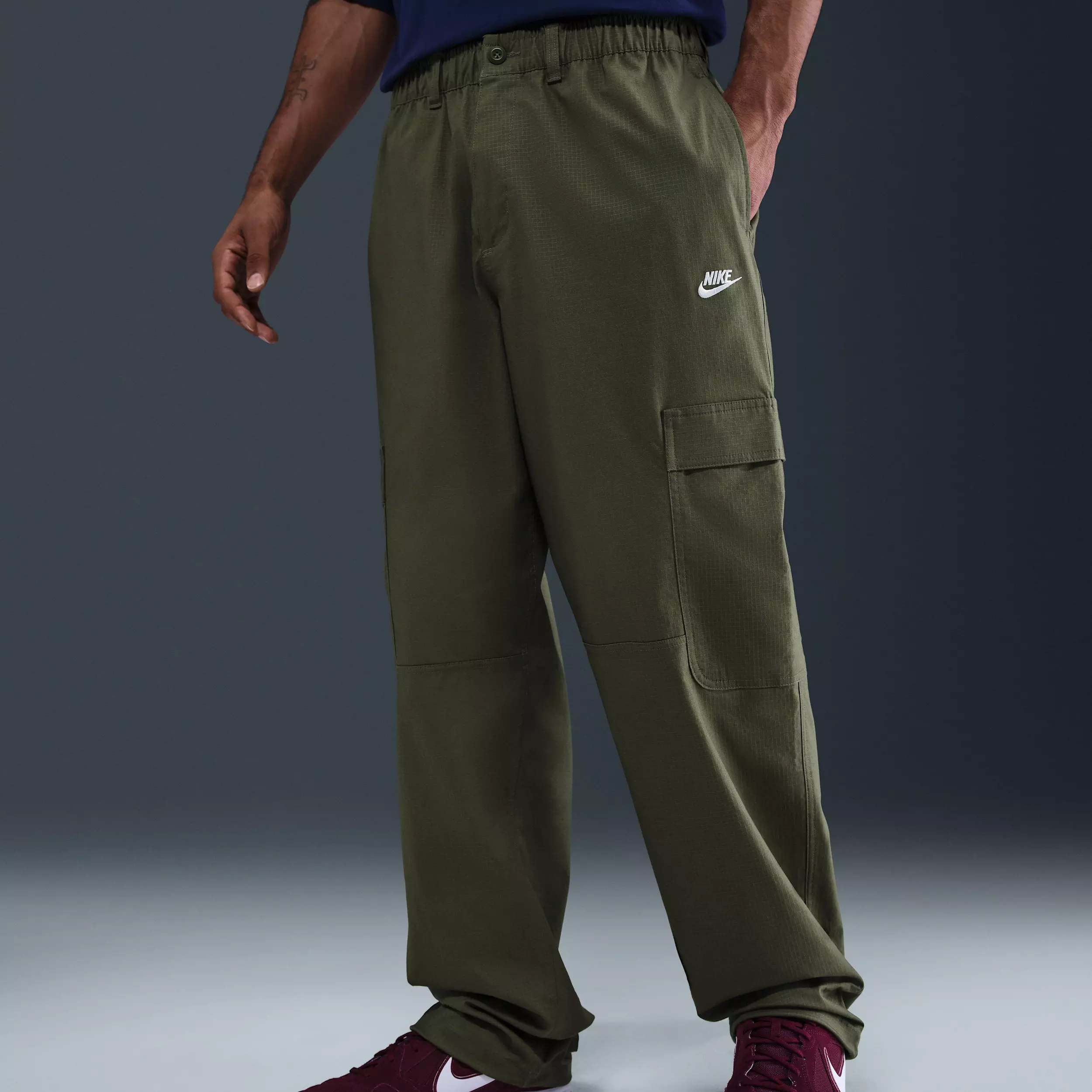 Nike Men's Sportswear Club Woven Cargo Pants - OLIVE