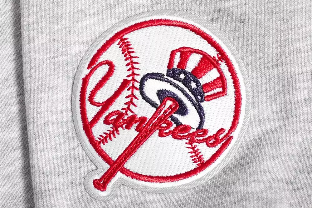 Pro Standard Women's MLB New York Yankees Mashup Rib Cropped Fleece PO Hoodie -Grey/Navy - GREY/NAVY