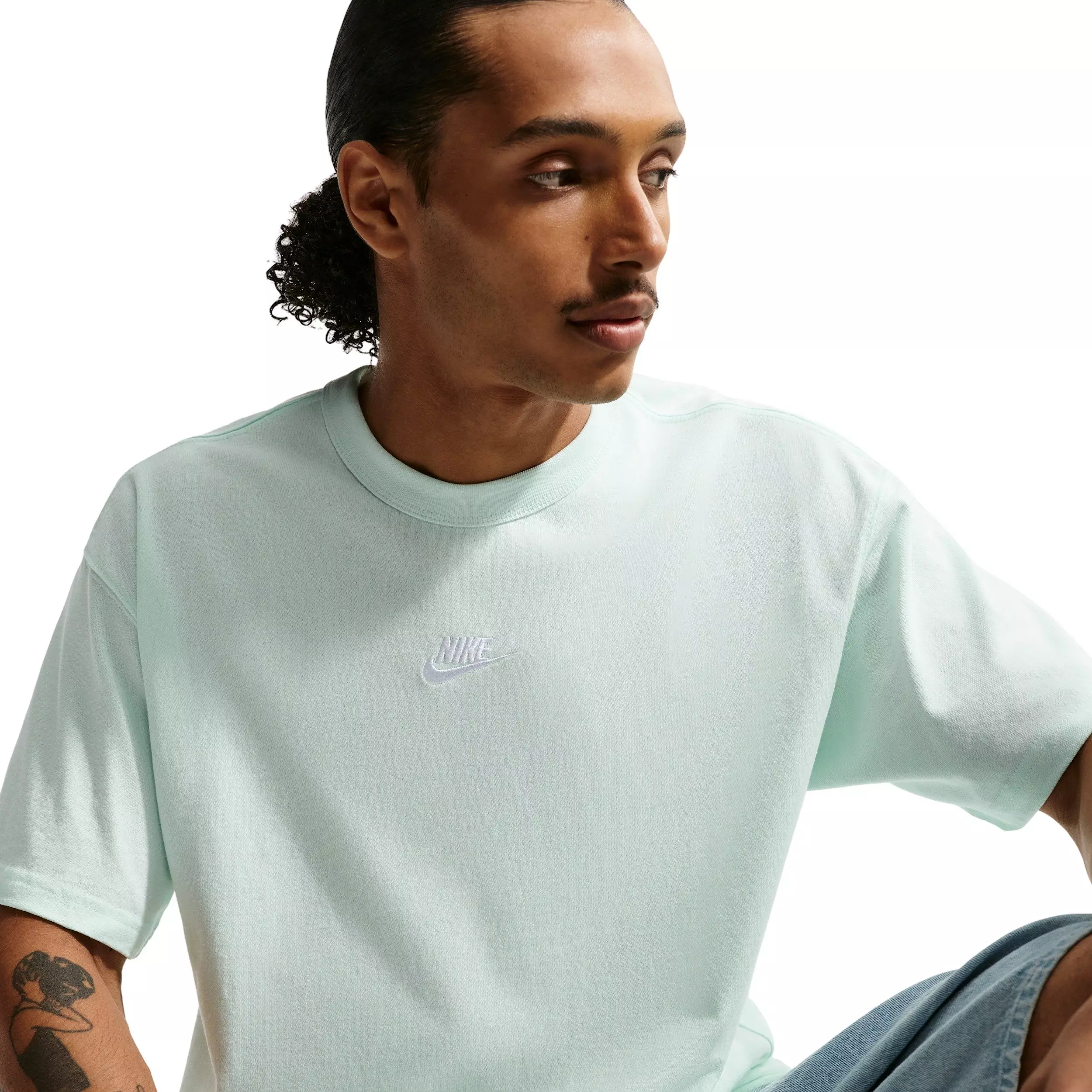 Nike Men's Sportswear Premium Essentials T-Shirt - BARELY GREEN