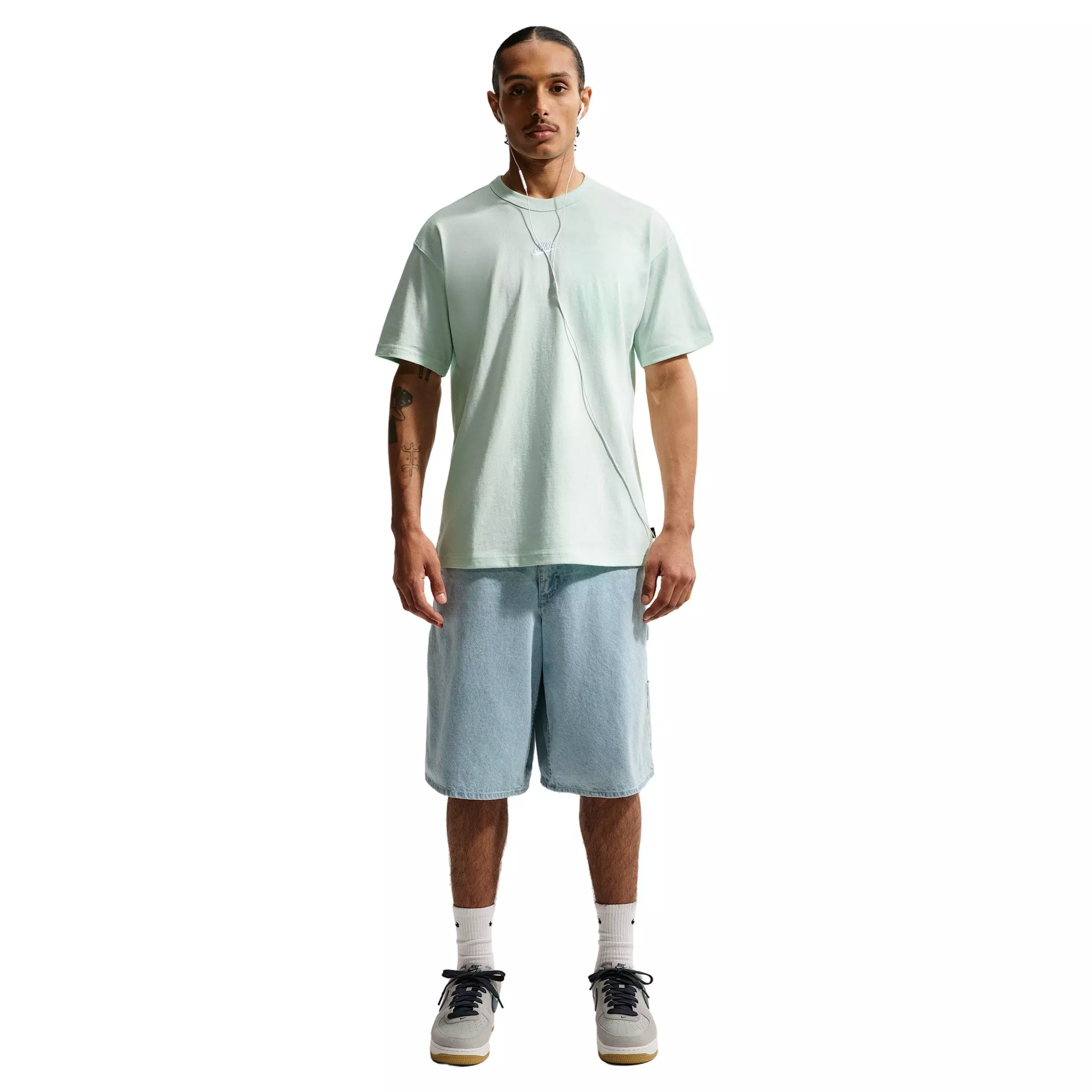 Nike Men's Sportswear Premium Essentials T-Shirt - BARELY GREEN
